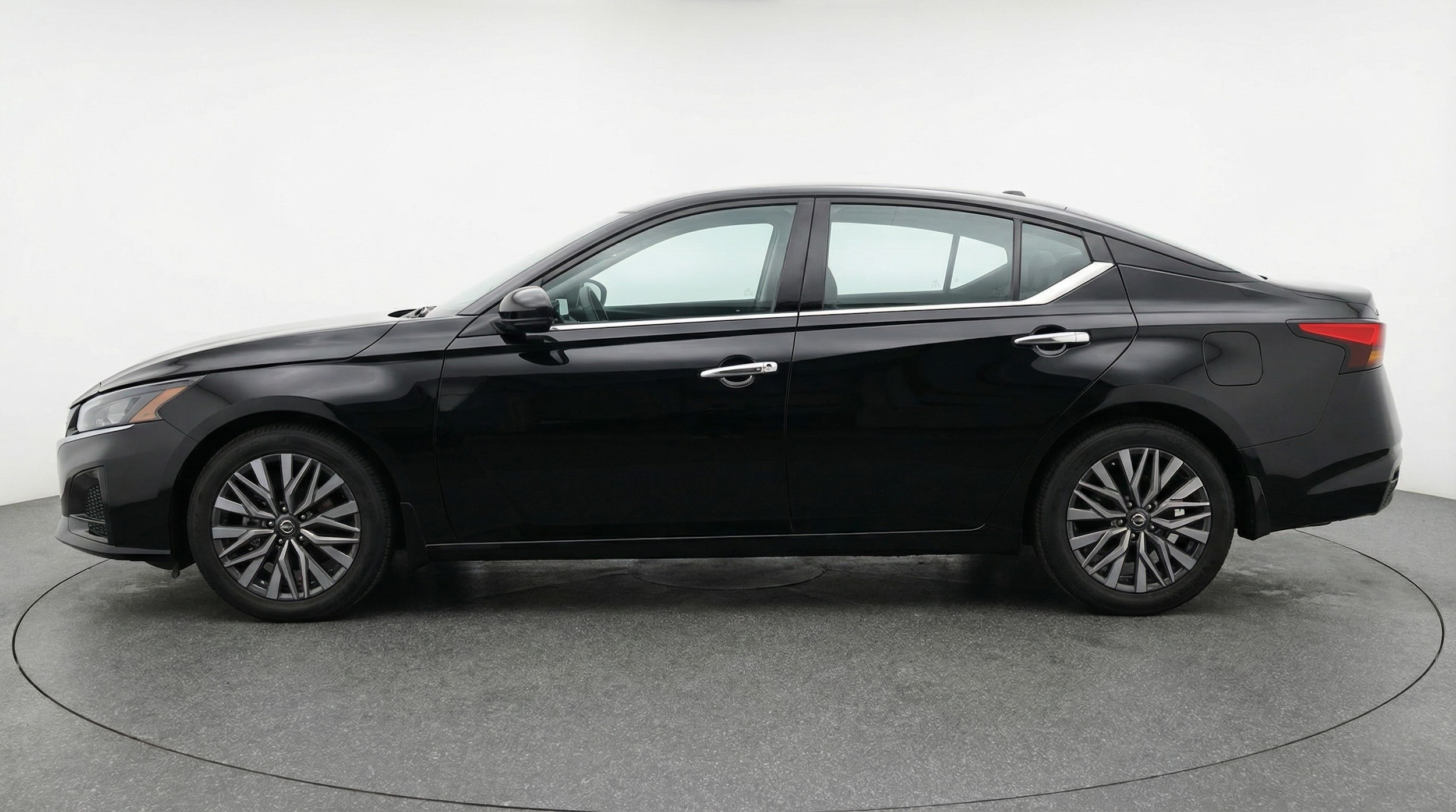 Thumbnail: 2025 Nissan Altima - 4