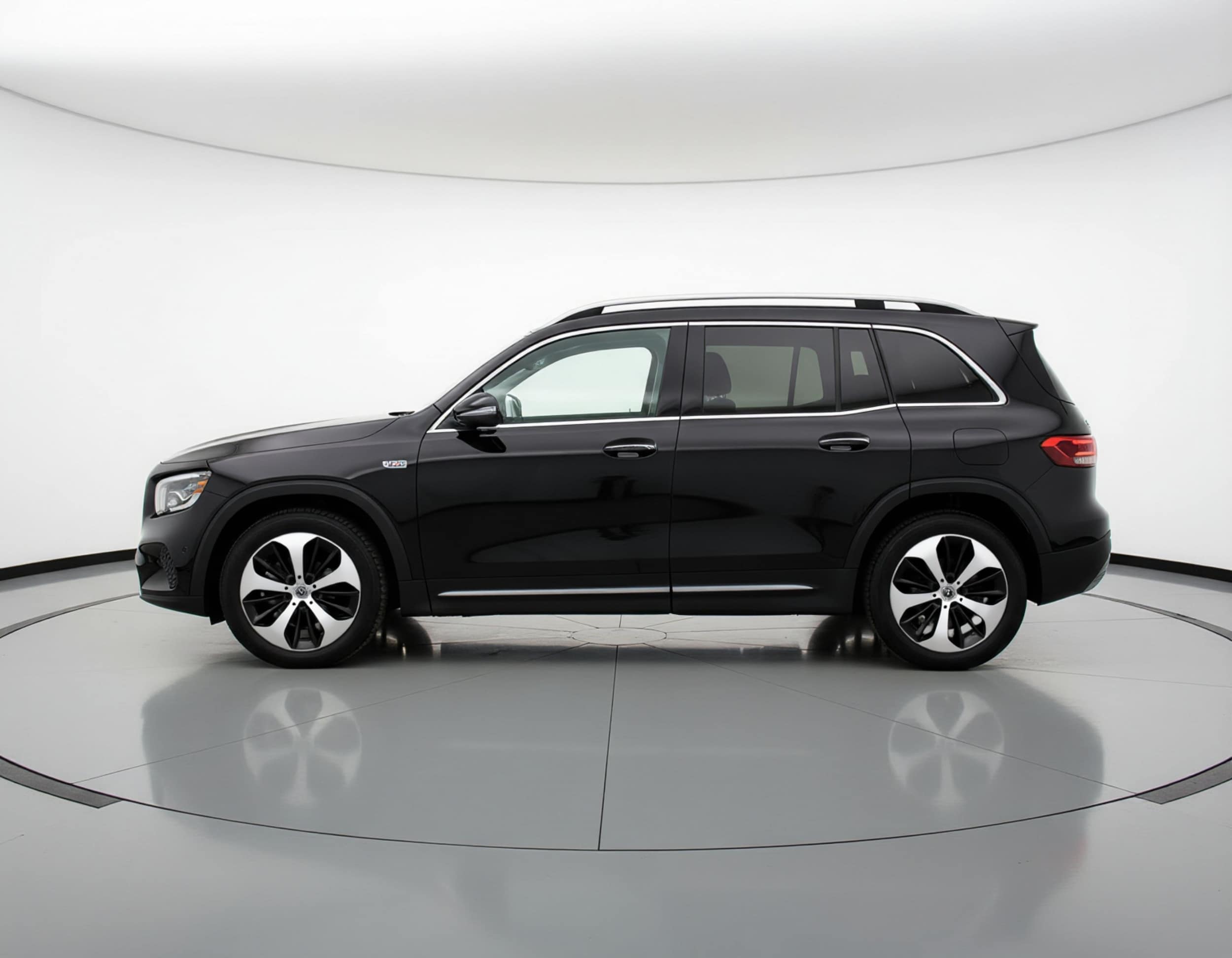 Thumbnail: 2024 Mercedes-Benz GLB - 4