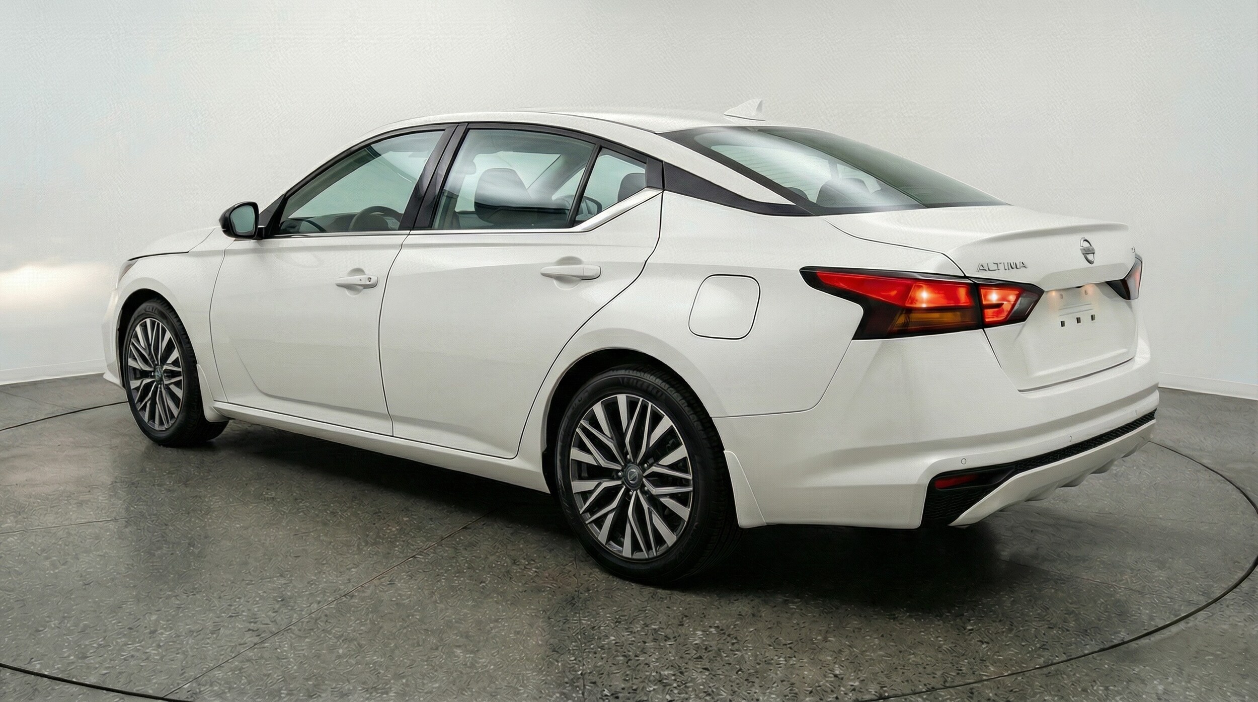 Thumbnail: 2025 Nissan Altima - 5