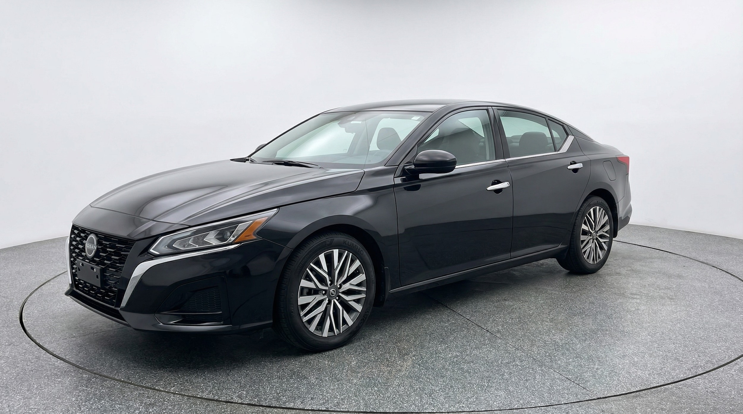 Thumbnail: 2025 Nissan Altima - 3