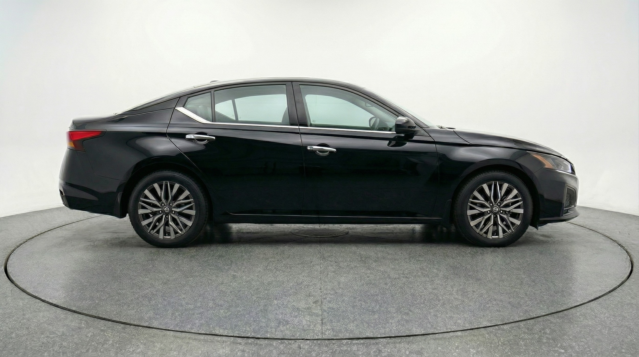 Thumbnail: 2025 Nissan Altima - 8