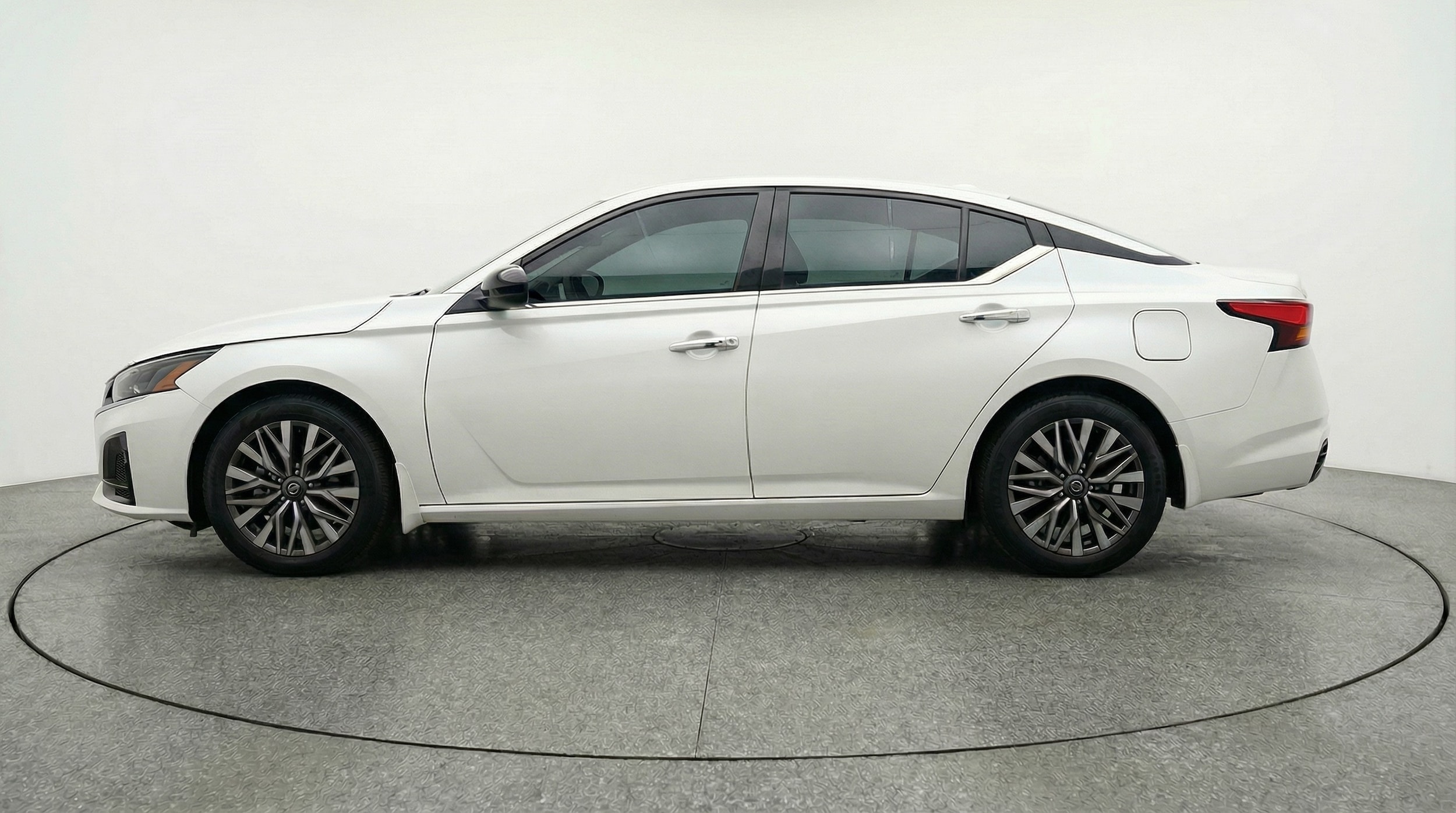 Thumbnail: 2025 Nissan Altima - 4