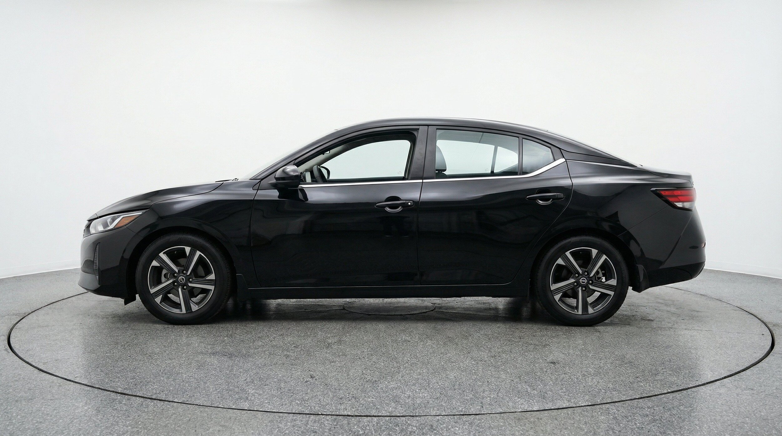 Thumbnail: 2025 Nissan Sentra - 5