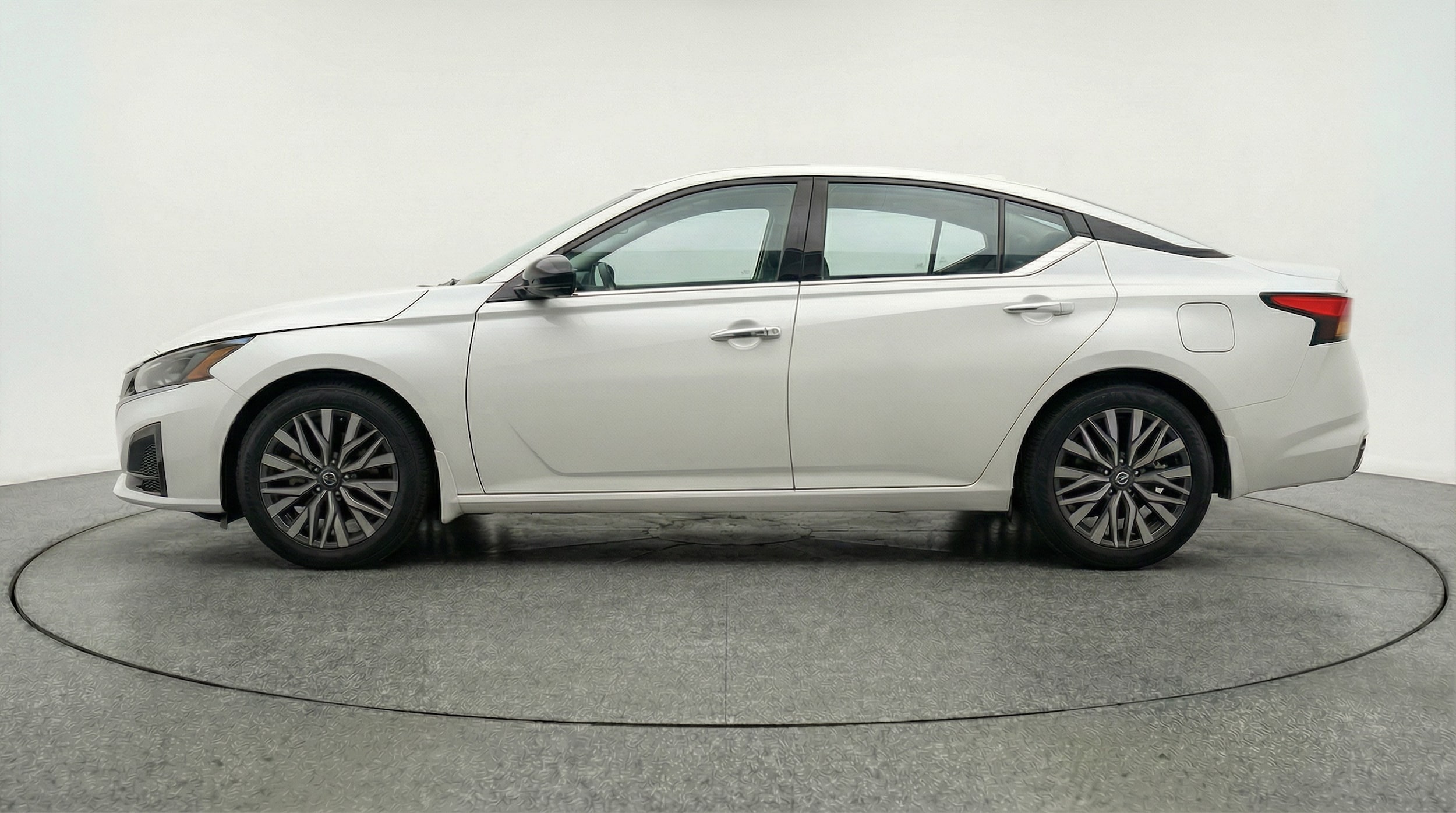 Thumbnail: 2025 Nissan Altima - 4