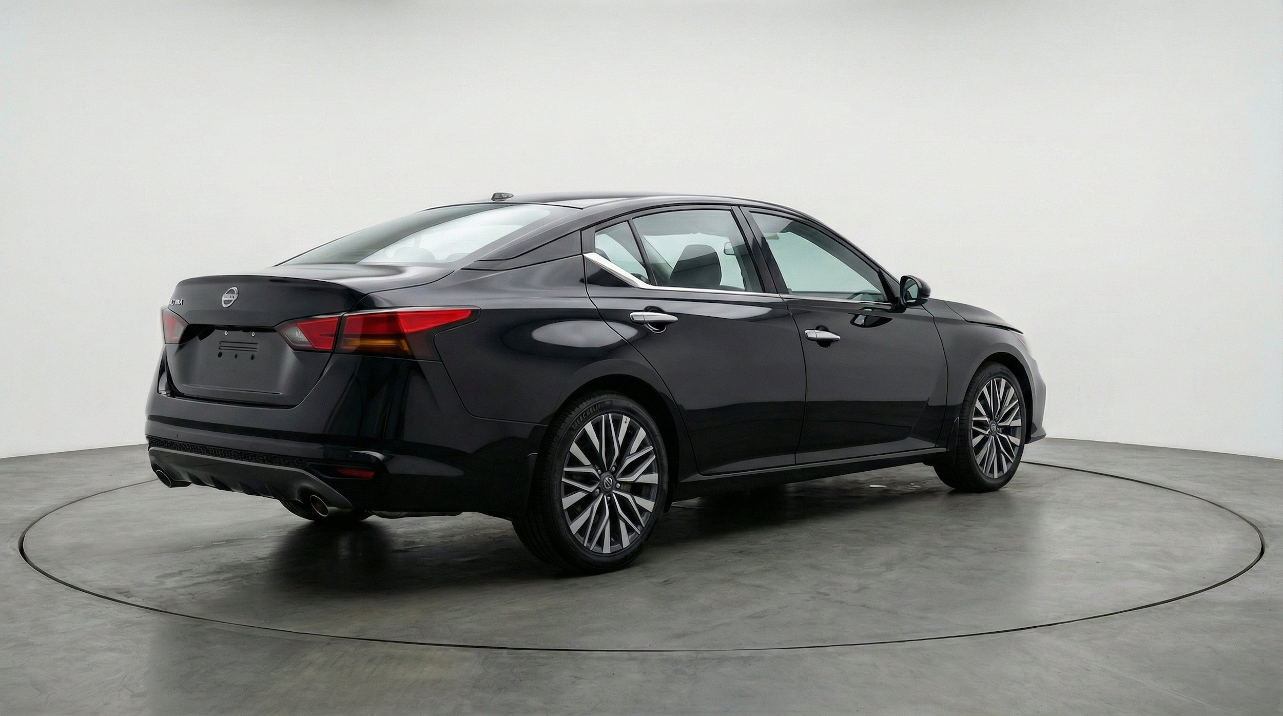Thumbnail: 2025 Nissan Altima - 9