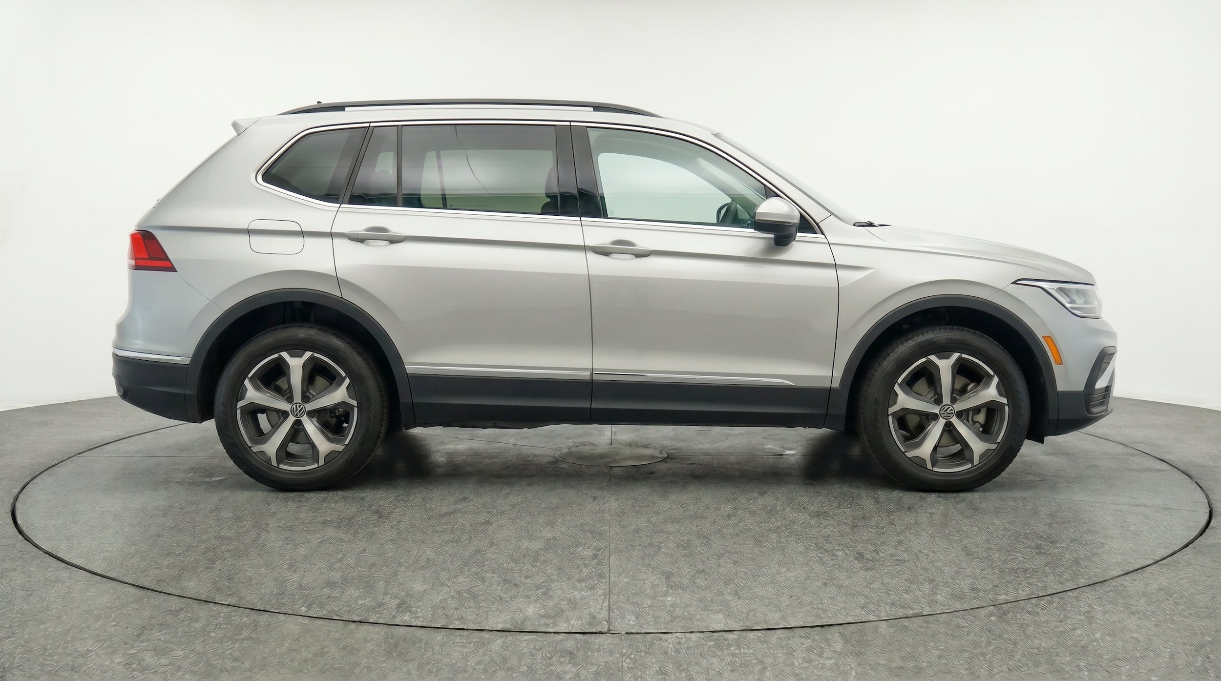 Thumbnail: 2026 Volkswagen Tiguan - 11