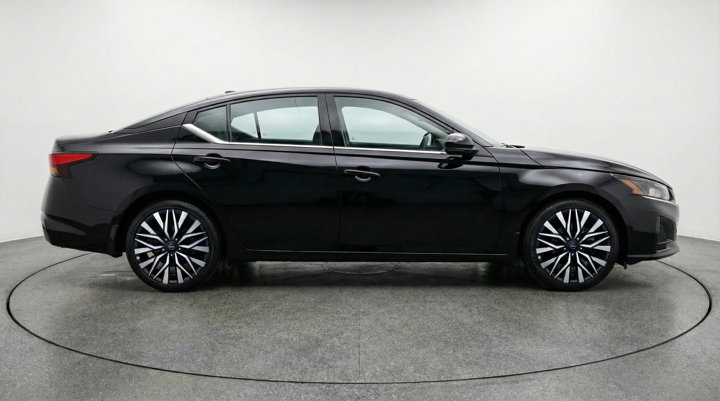 Thumbnail: 2025 Nissan Altima - 8