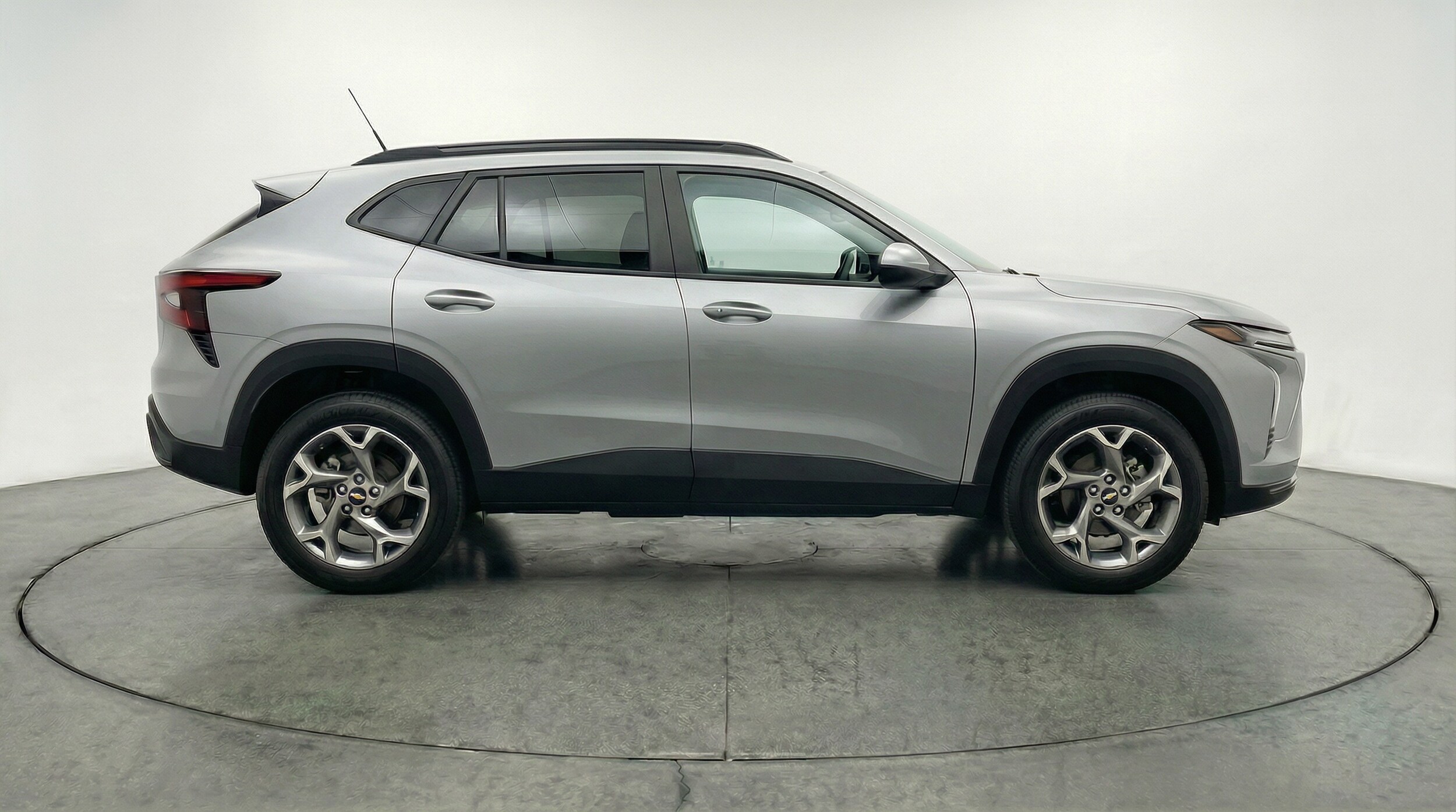 Thumbnail: 2025 Chevrolet Trax - 8