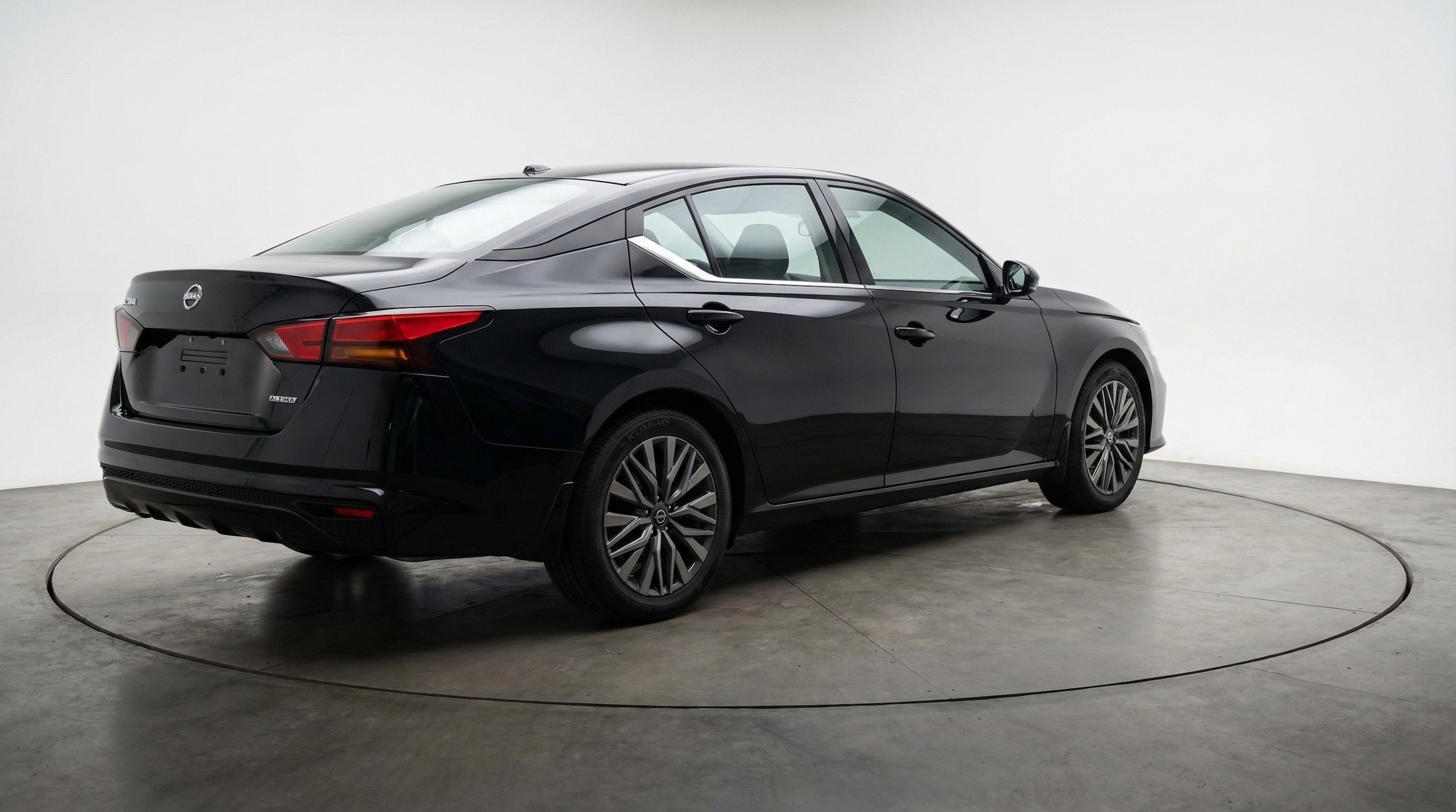 Thumbnail: 2025 Nissan Altima - 9