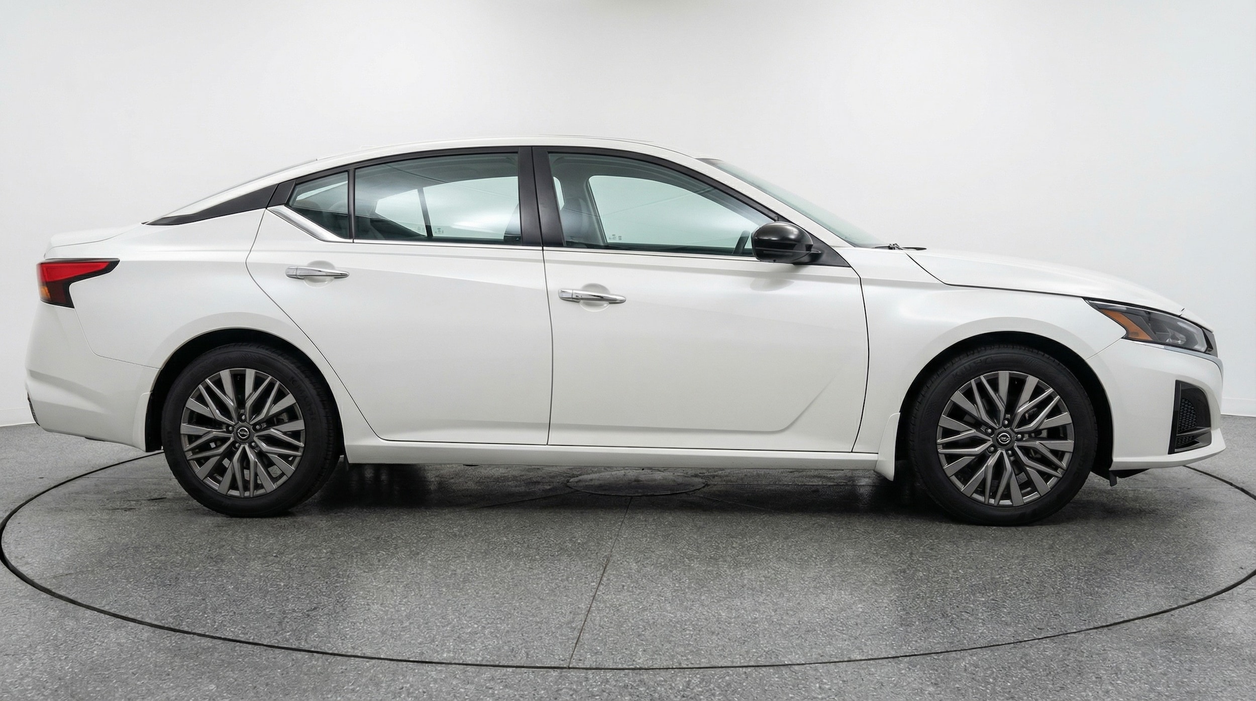 Thumbnail: 2025 Nissan Altima - 8