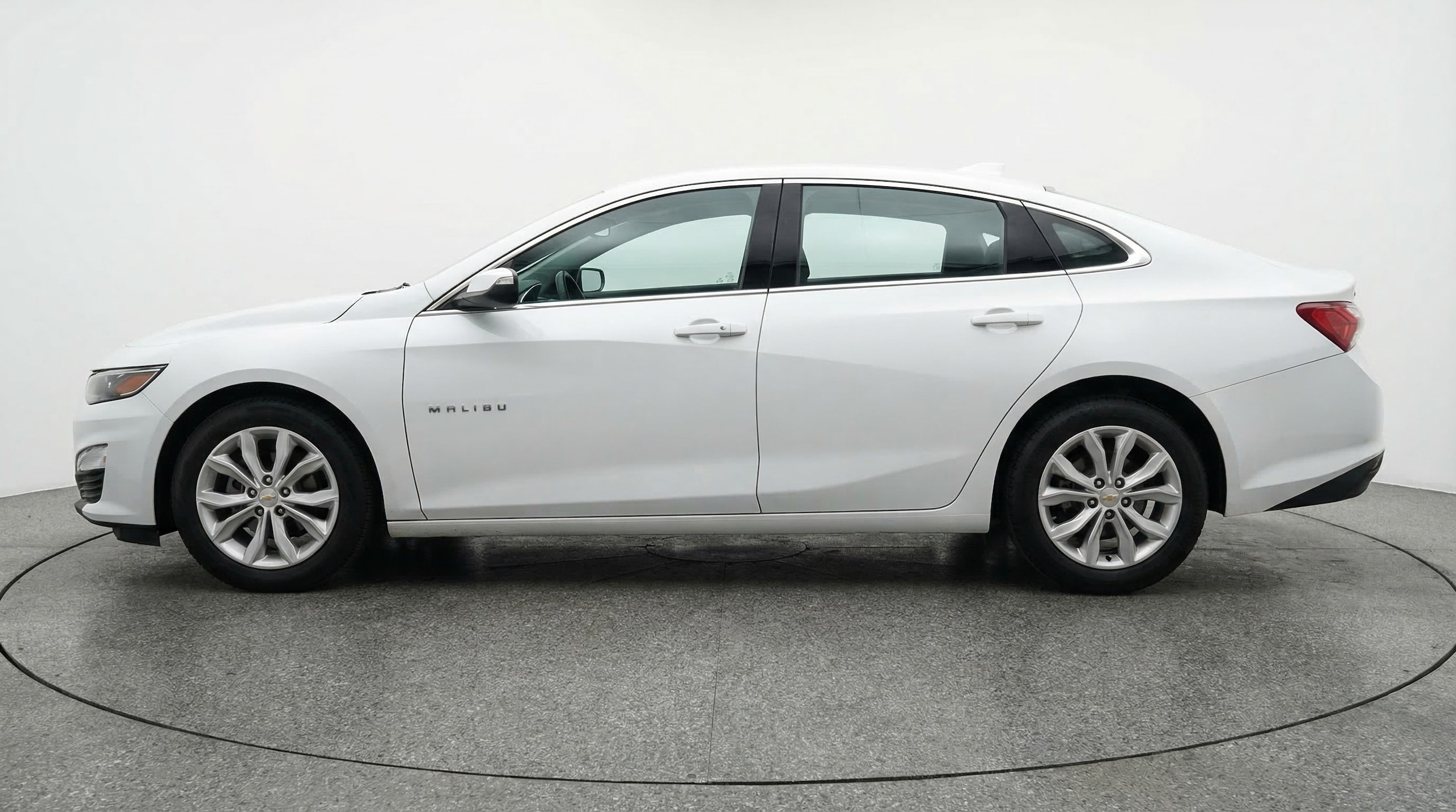 Thumbnail: 2023 Chevrolet Malibu - 4