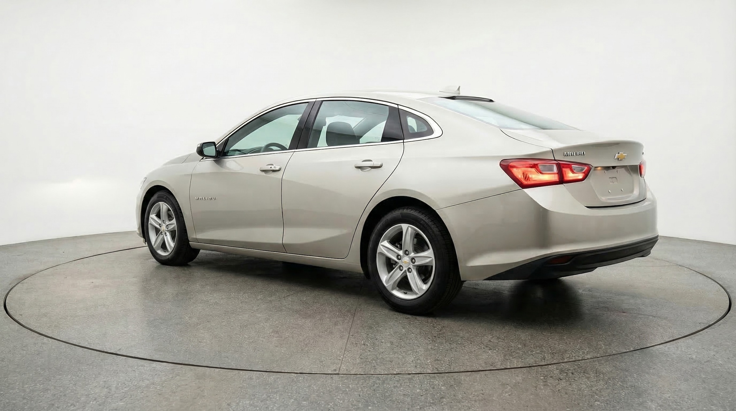 Thumbnail: 2023 Chevrolet Malibu - 5