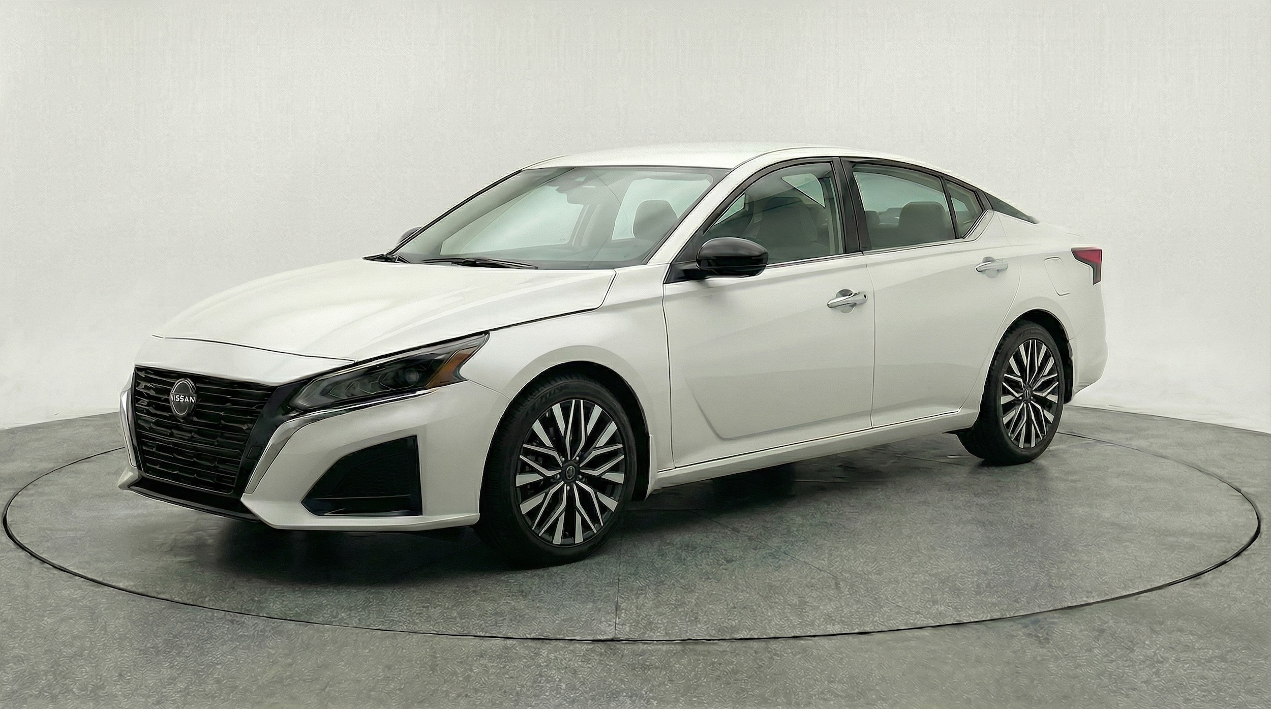 Thumbnail: 2025 Nissan Altima - 3