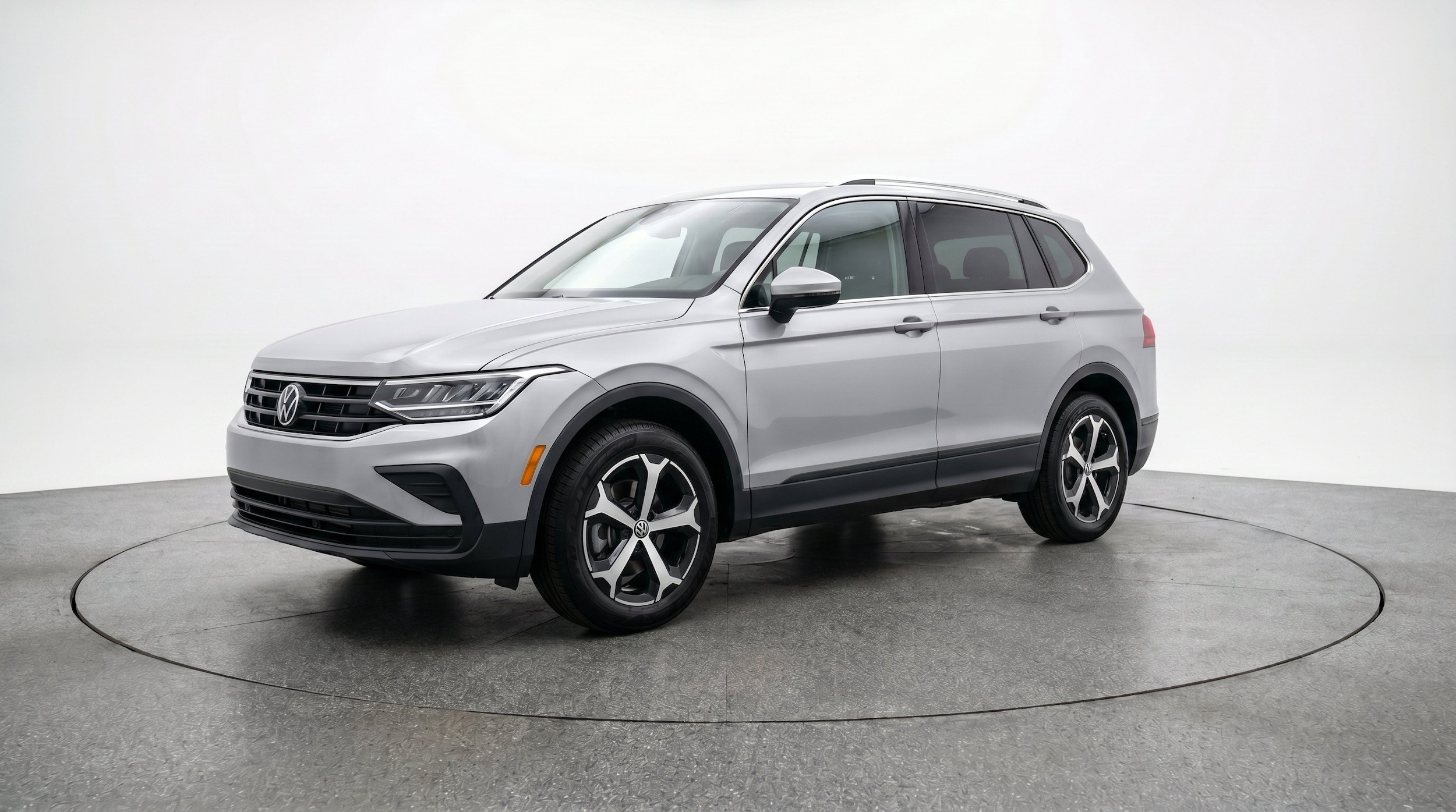 Thumbnail: 2026 Volkswagen Tiguan - 3