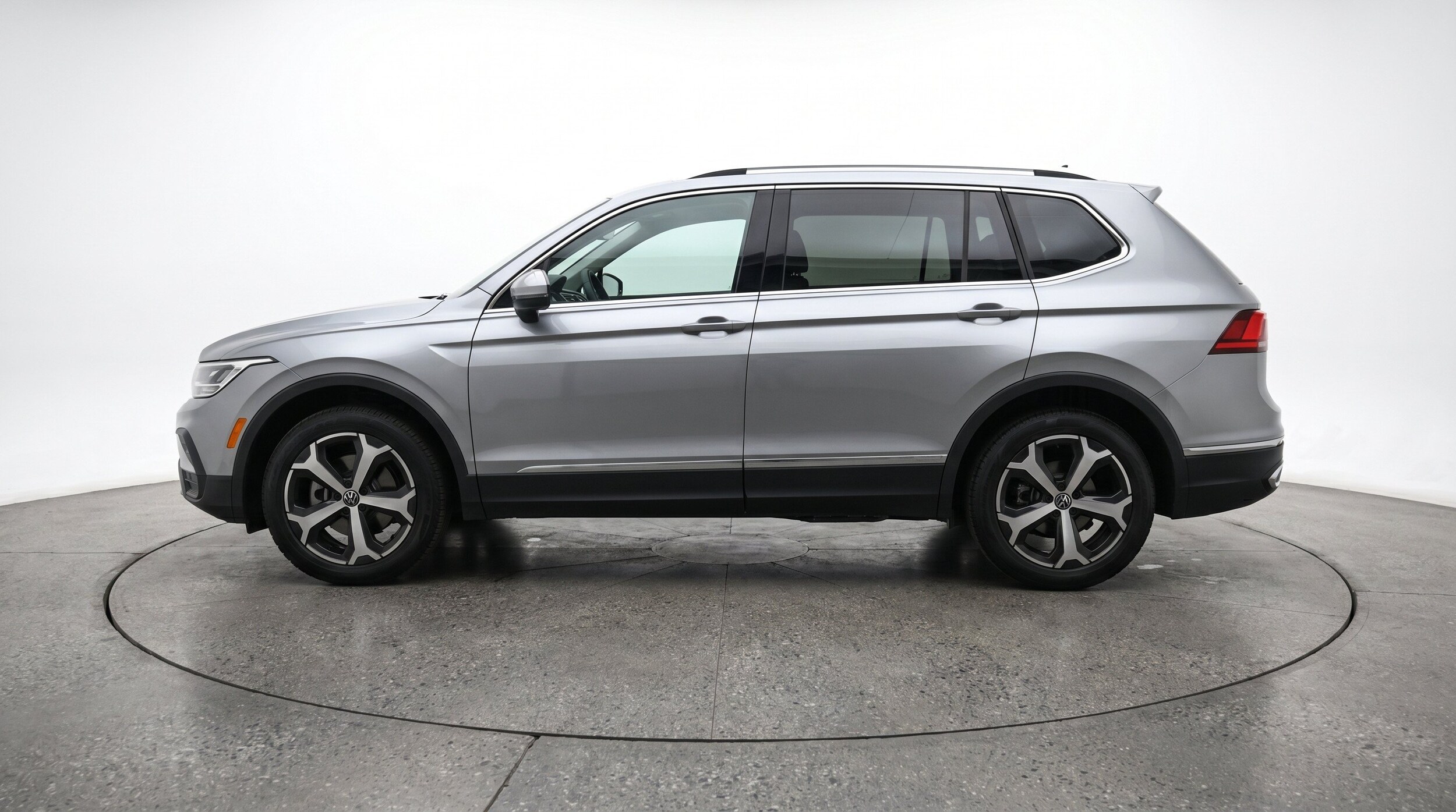 Thumbnail: 2026 Volkswagen Tiguan - 5