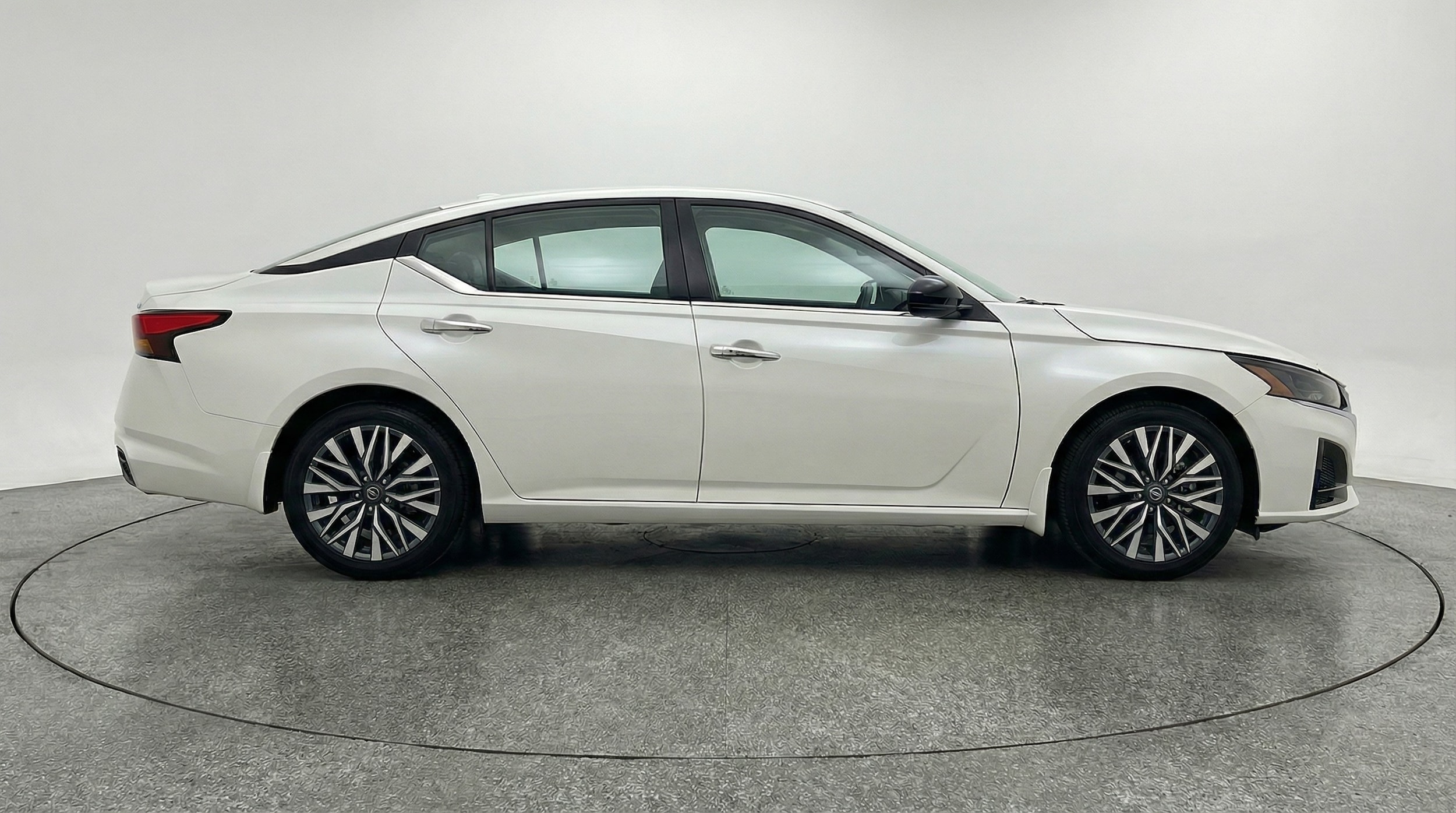 Thumbnail: 2025 Nissan Altima - 8