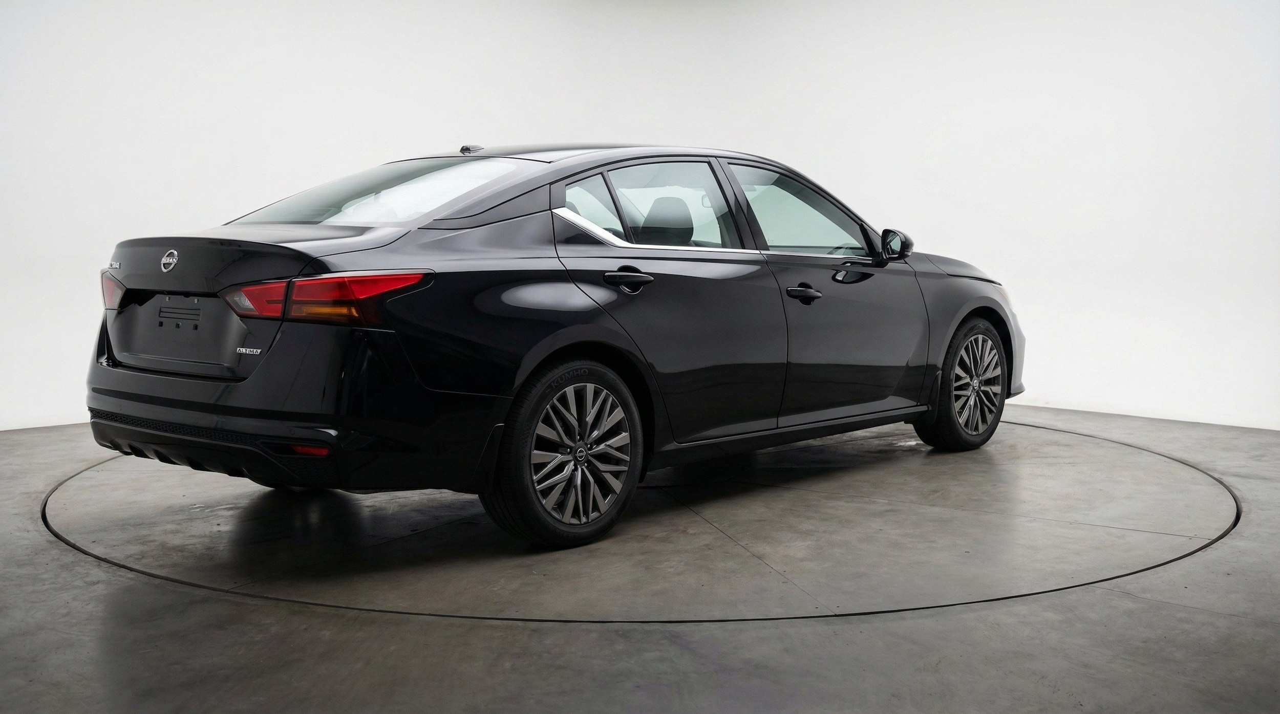 Thumbnail: 2025 Nissan Altima - 9