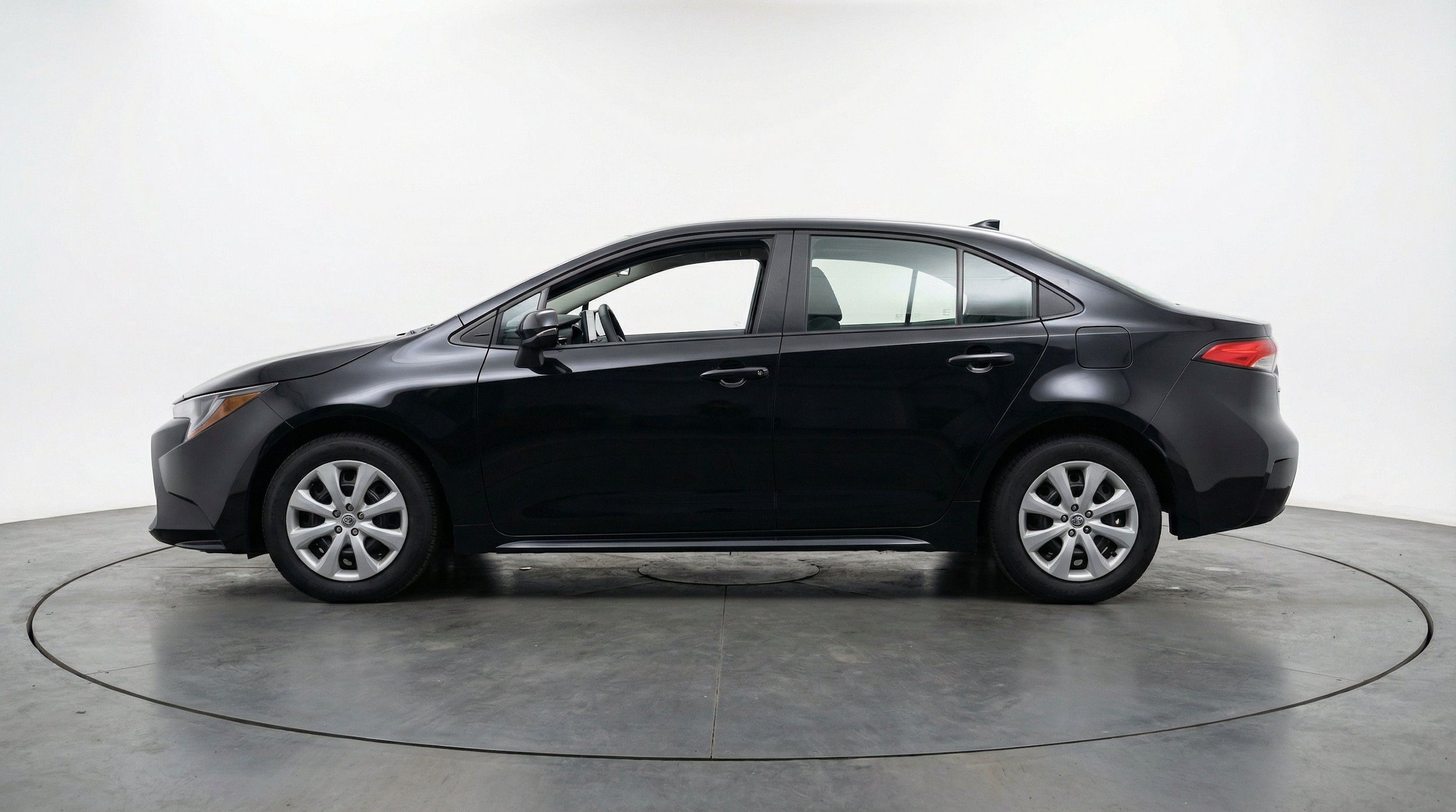 Thumbnail: 2025 Toyota Corolla - 5
