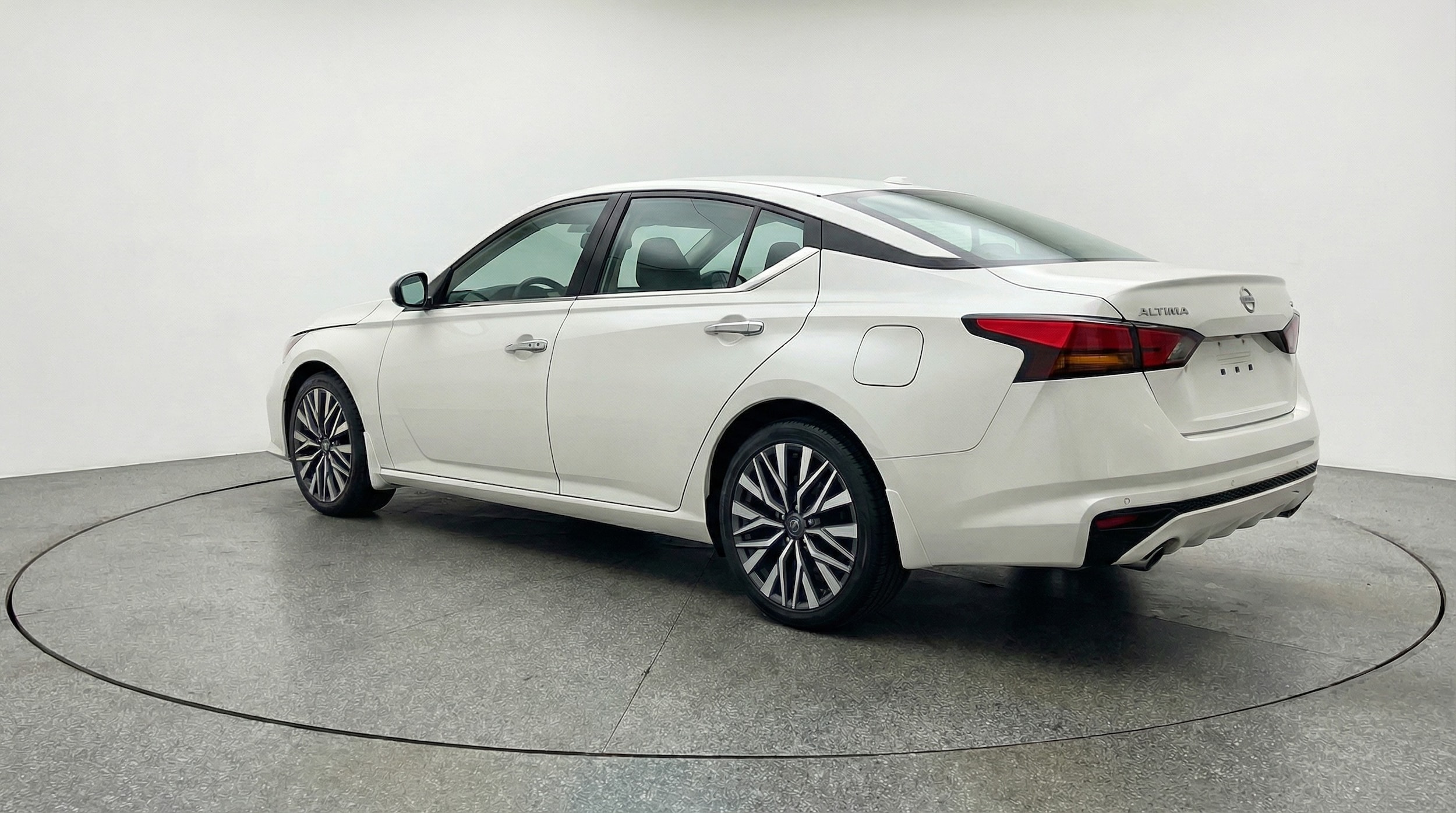 Thumbnail: 2025 Nissan Altima - 5