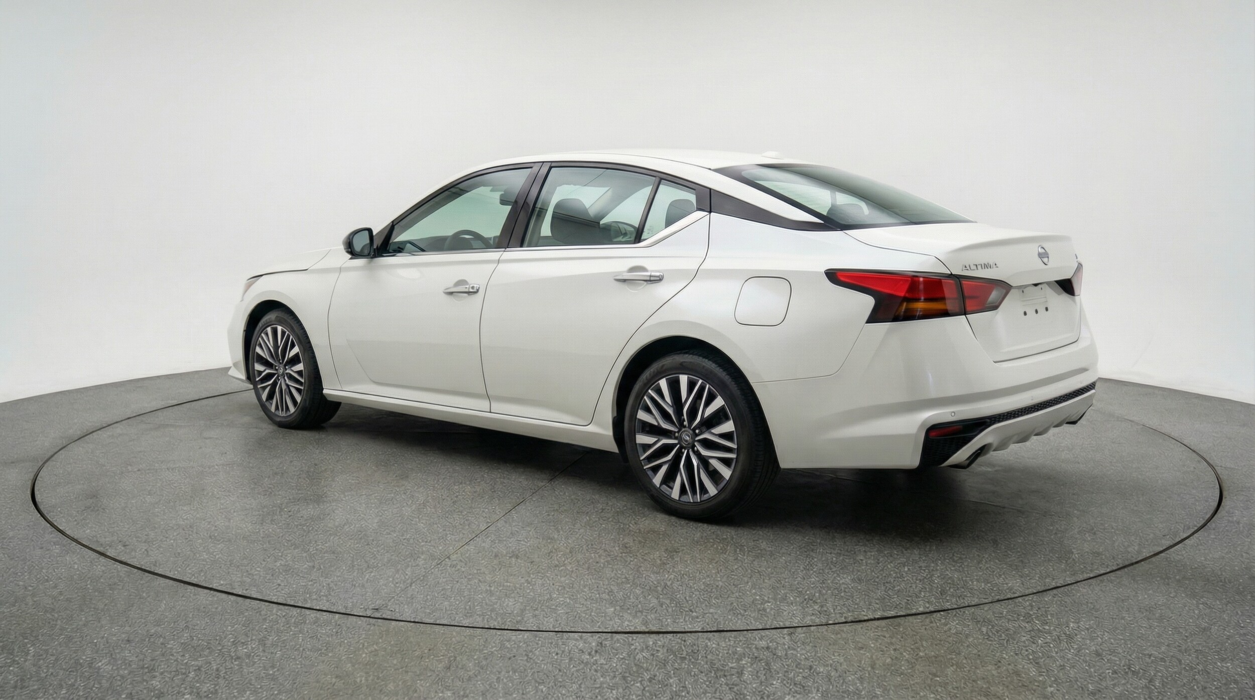 Thumbnail: 2025 Nissan Altima - 5