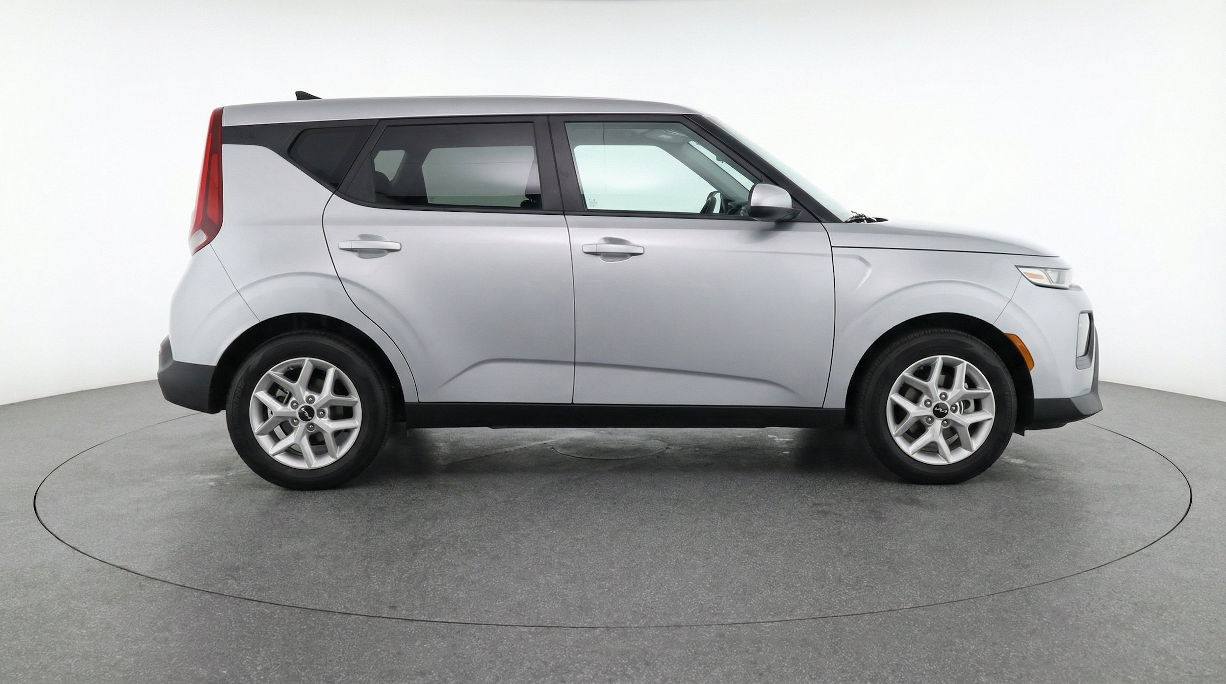 2025 Kia Soul LX - Photo 11