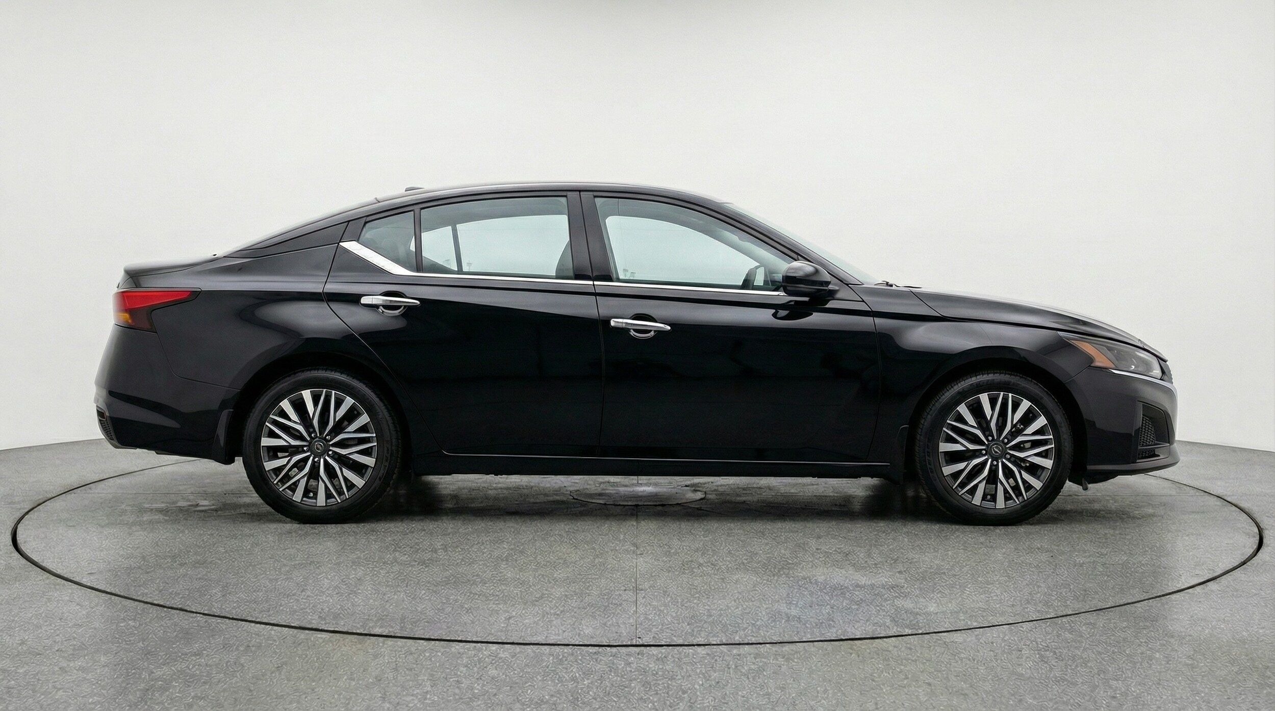 Thumbnail: 2025 Nissan Altima - 8