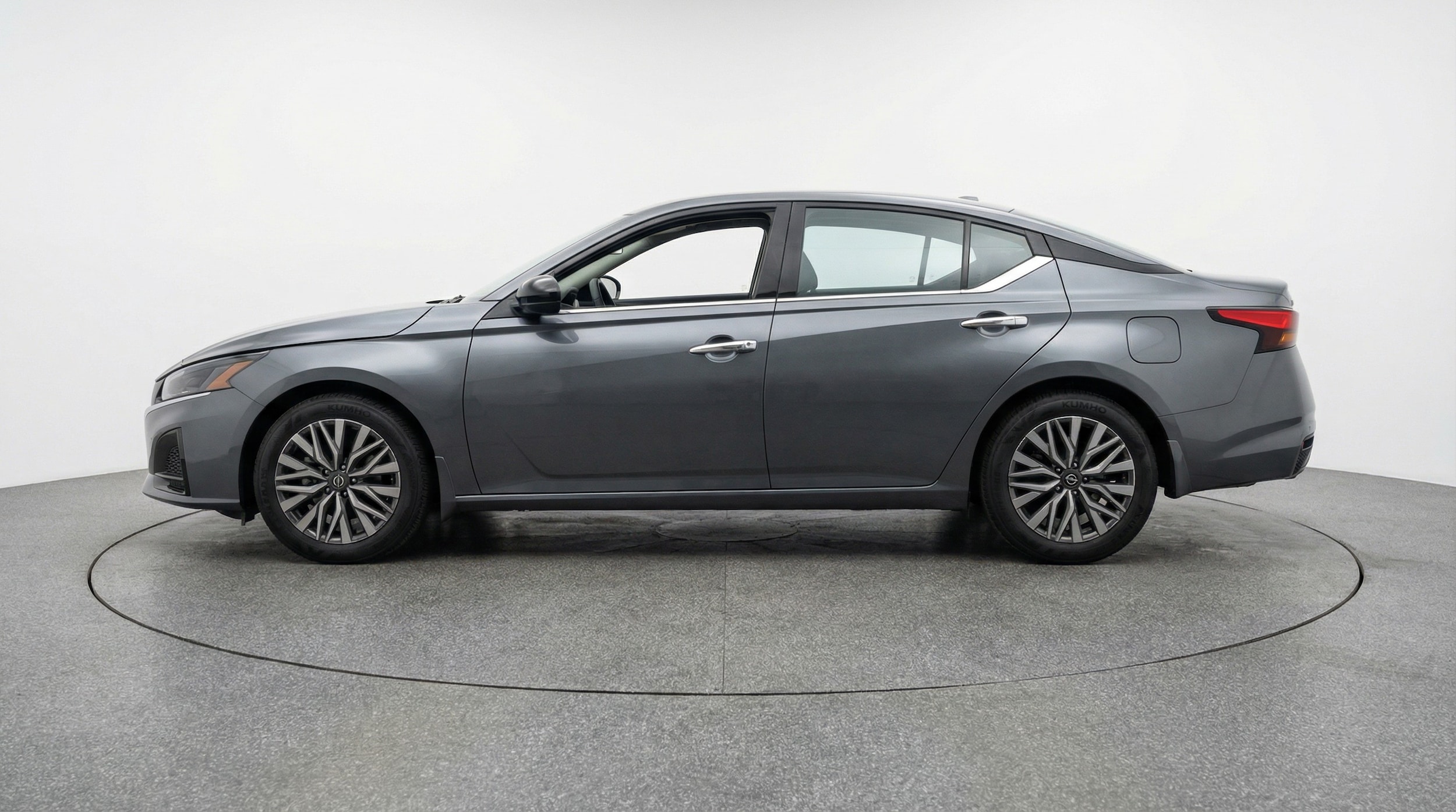 Thumbnail: 2025 Nissan Altima - 4