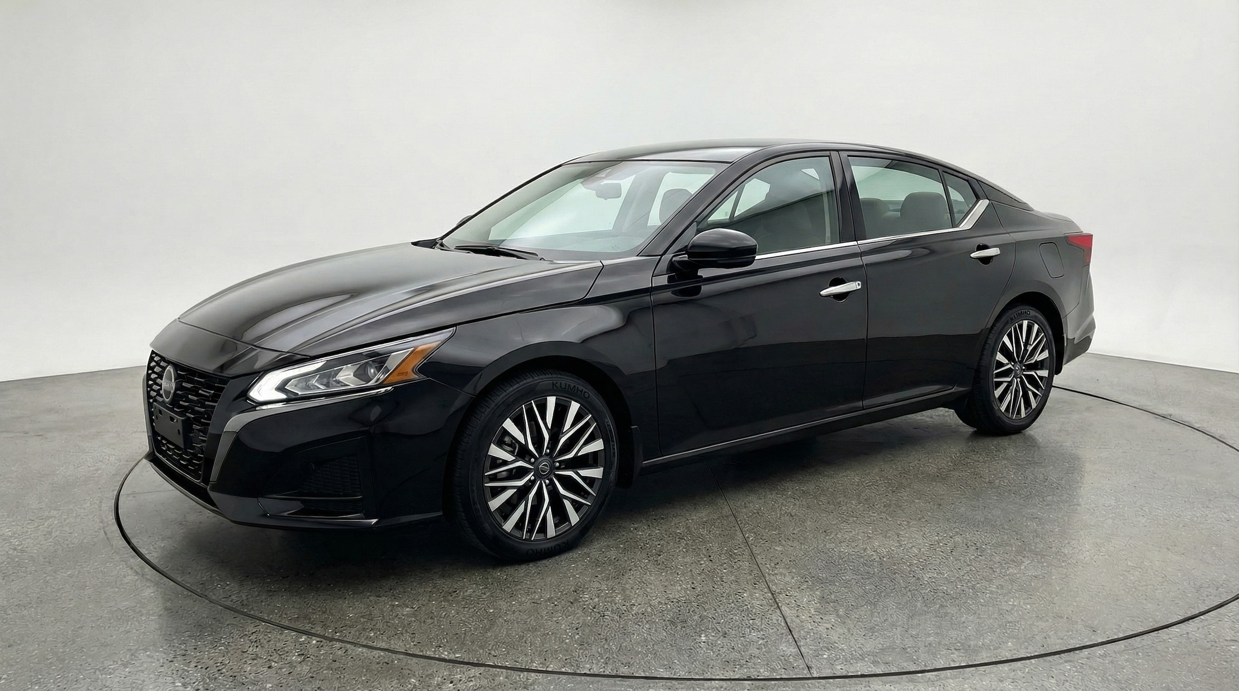 Thumbnail: 2025 Nissan Altima - 3