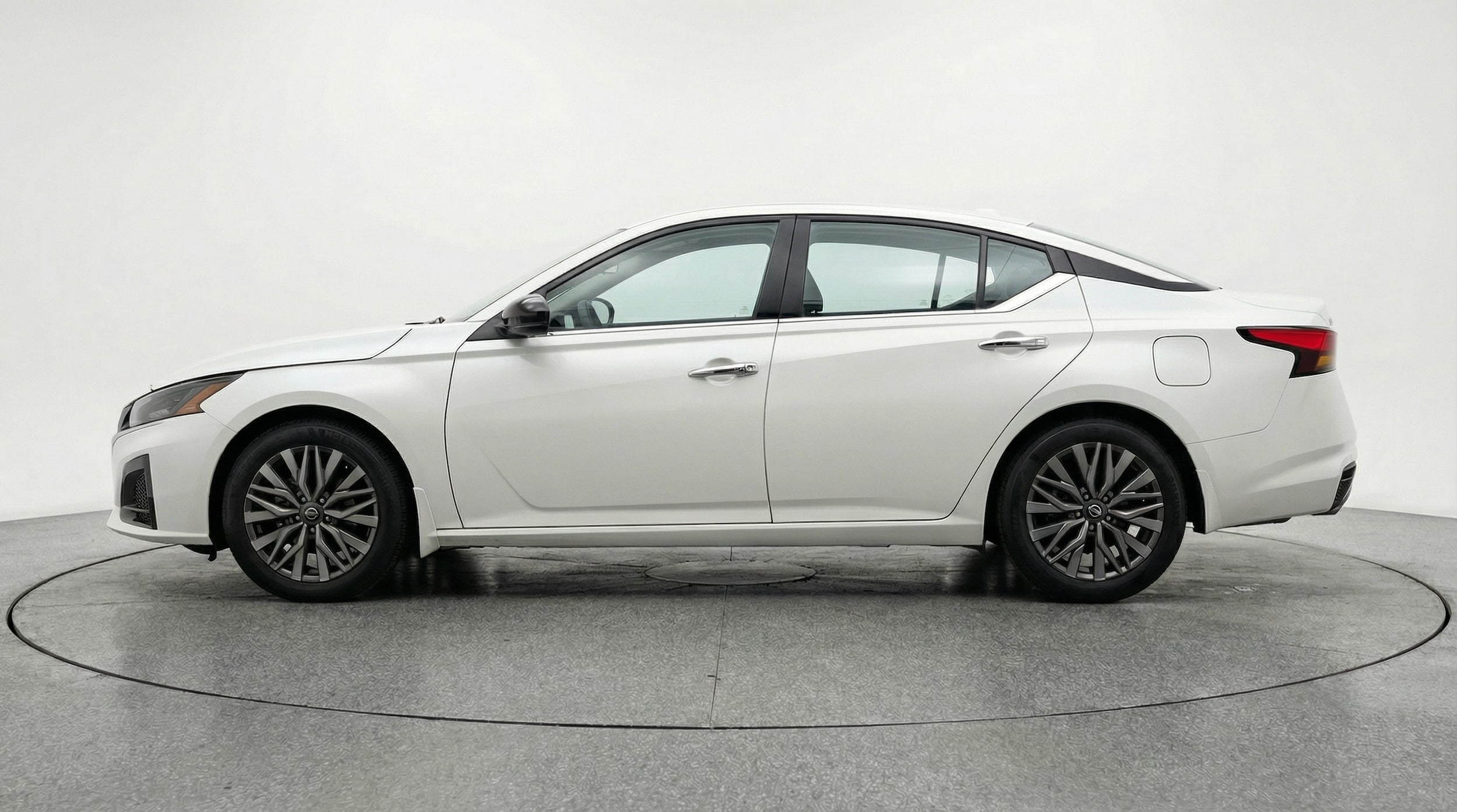 Thumbnail: 2025 Nissan Altima - 4