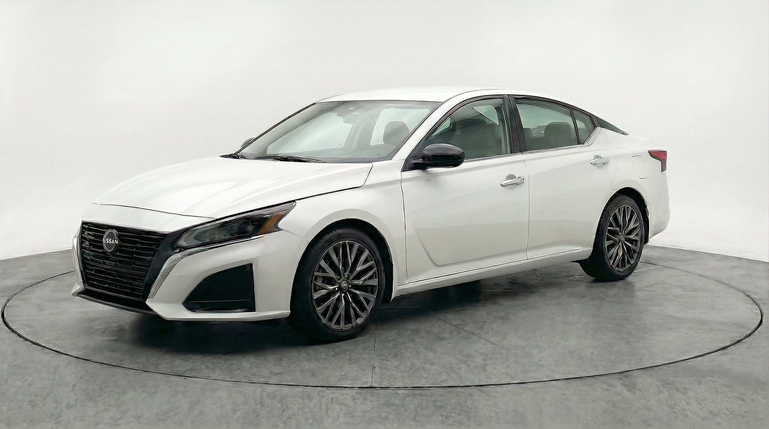 Thumbnail: 2025 Nissan Altima - 3
