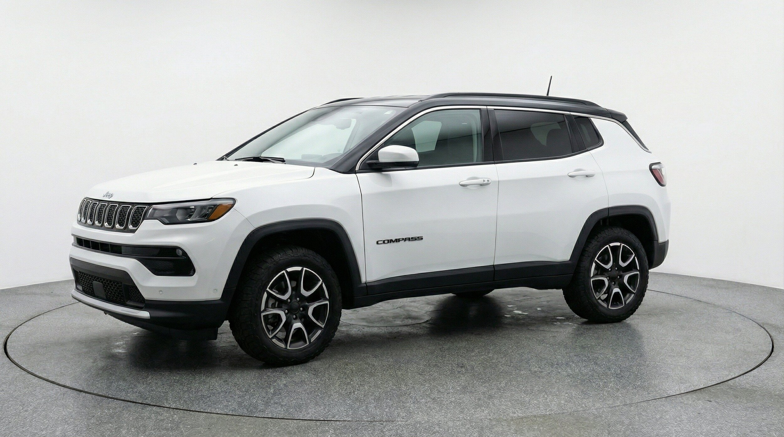 Thumbnail: 2025 Jeep Compass - 3