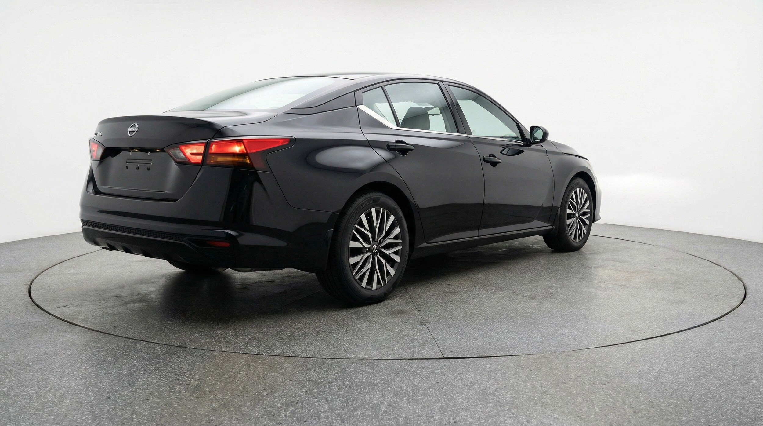 Thumbnail: 2025 Nissan Altima - 9