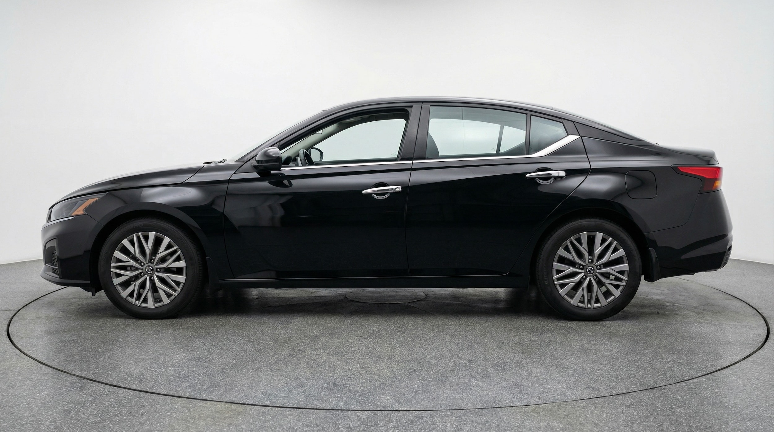 Thumbnail: 2025 Nissan Altima - 4