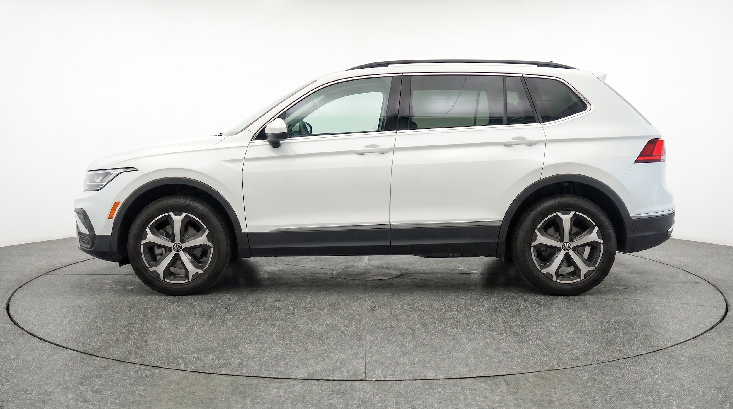 Thumbnail: 2026 Volkswagen Tiguan - 5
