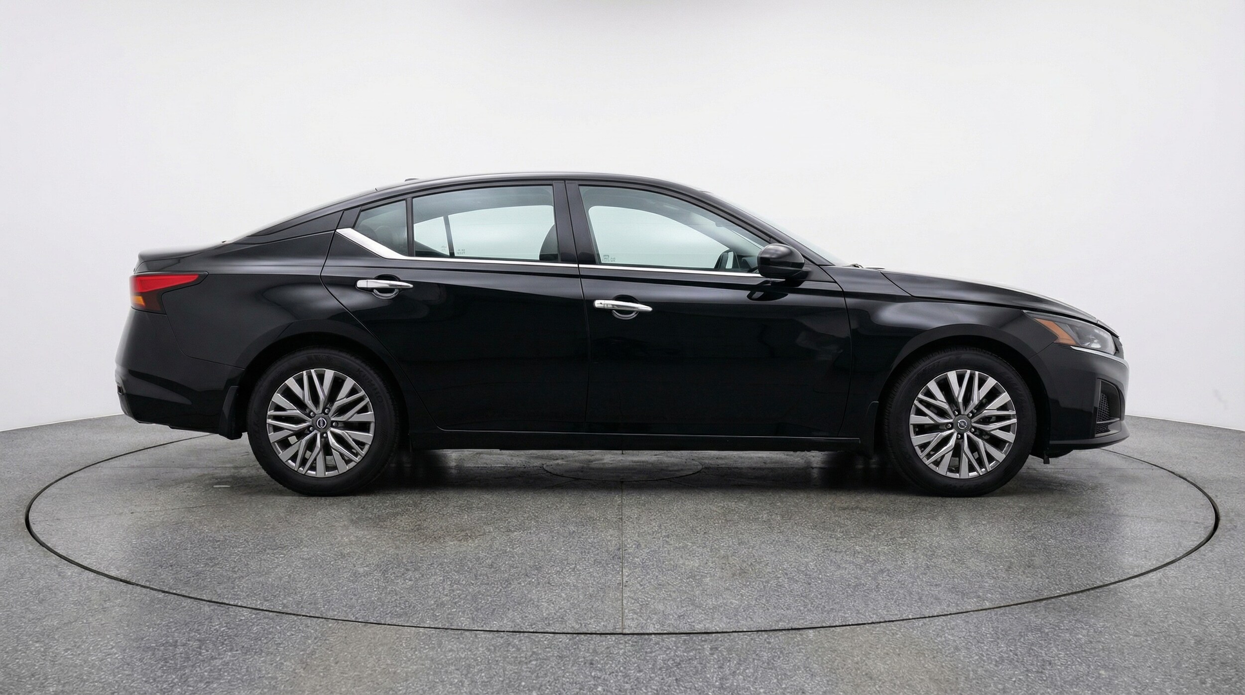 Thumbnail: 2025 Nissan Altima - 8