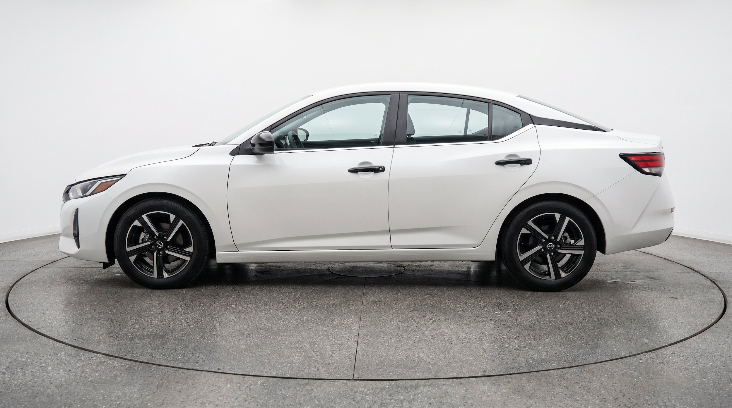Thumbnail: 2025 Nissan Sentra - 5