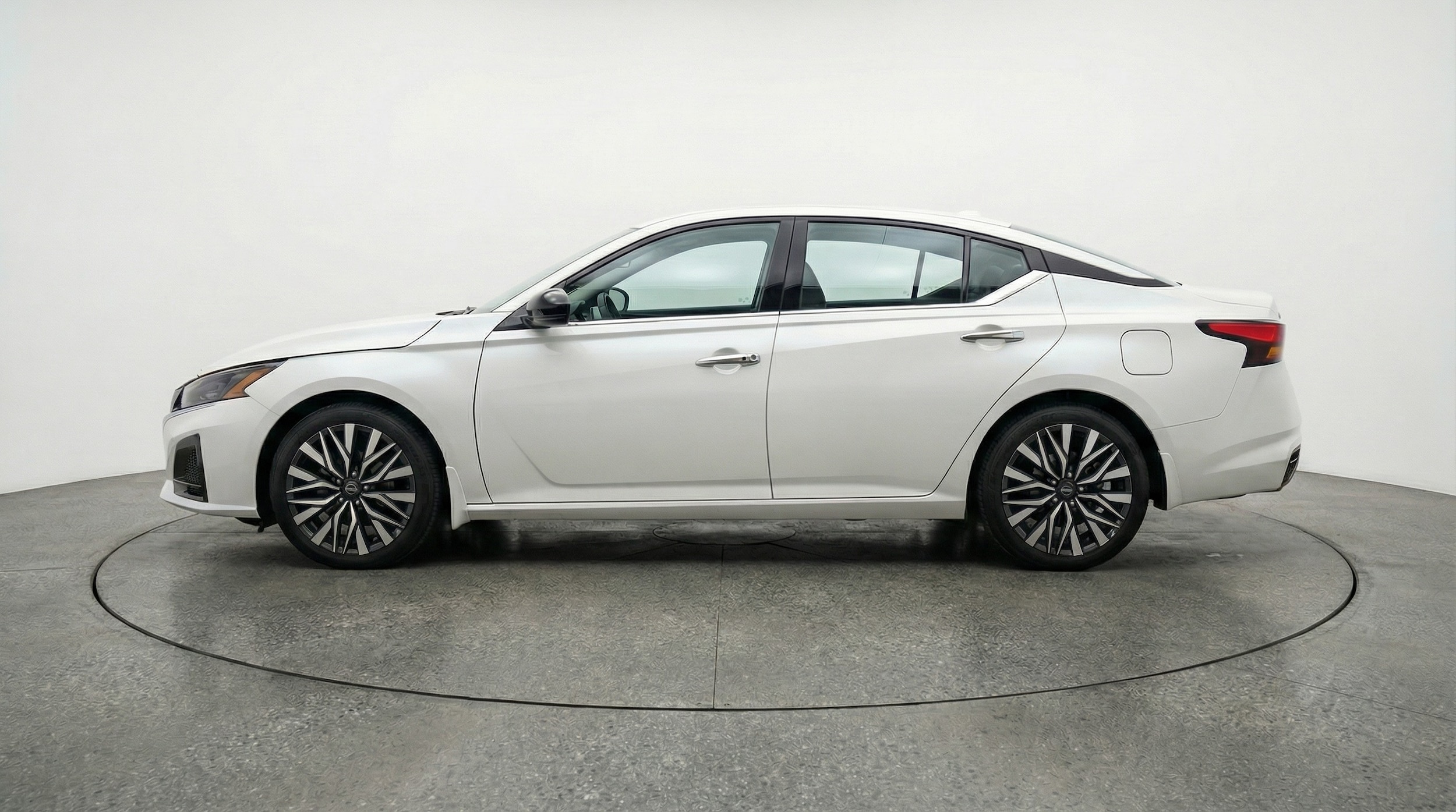 Thumbnail: 2025 Nissan Altima - 4