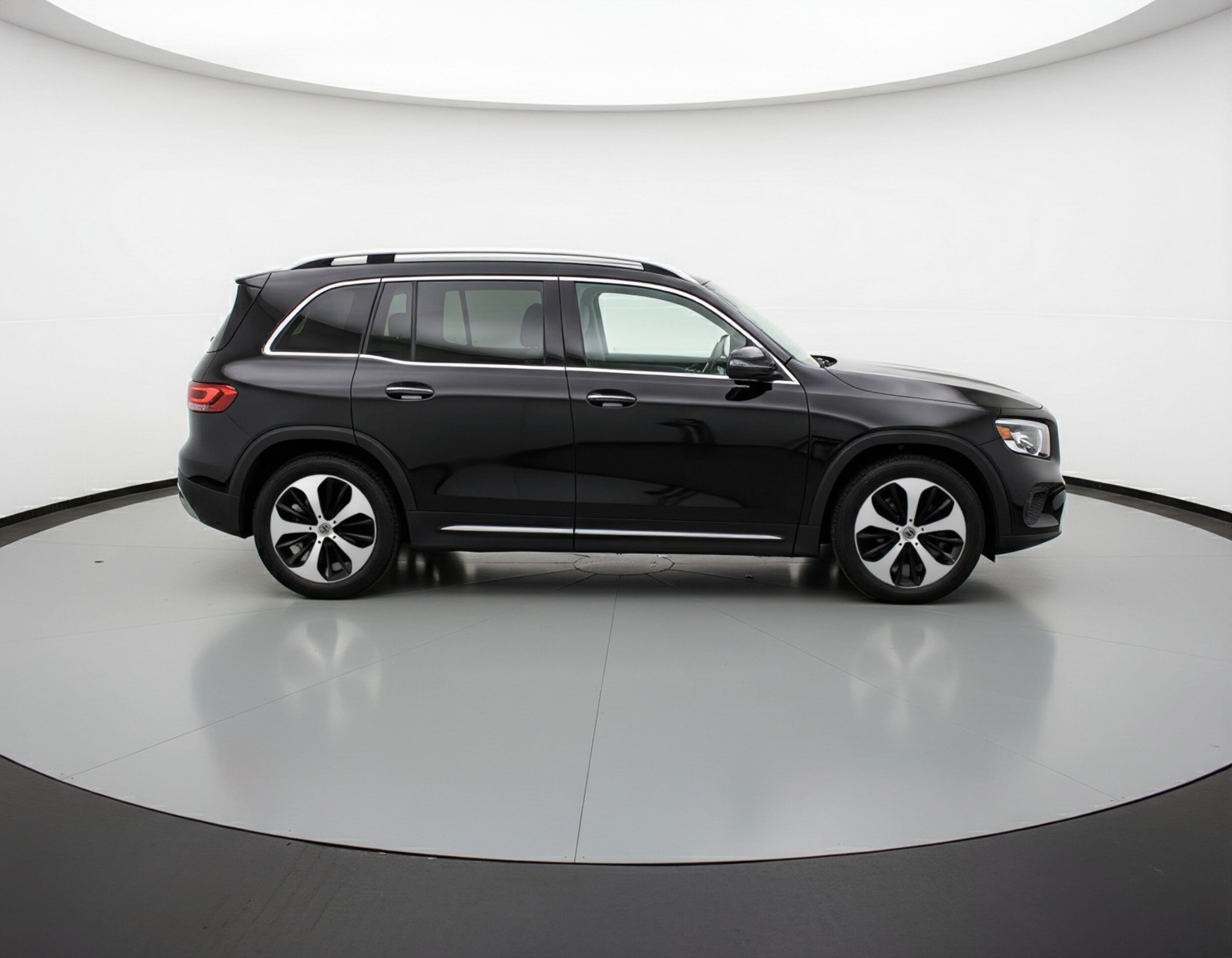 Thumbnail: 2024 Mercedes-Benz GLB - 8