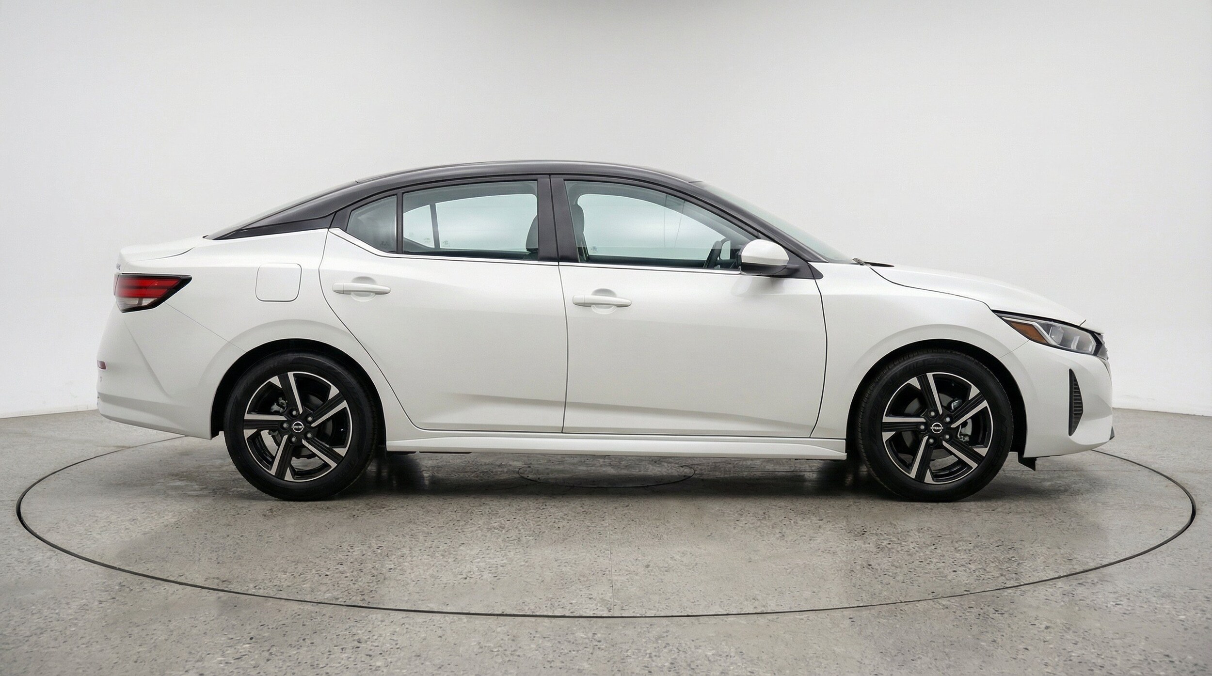 Thumbnail: 2025 Nissan Sentra - 10