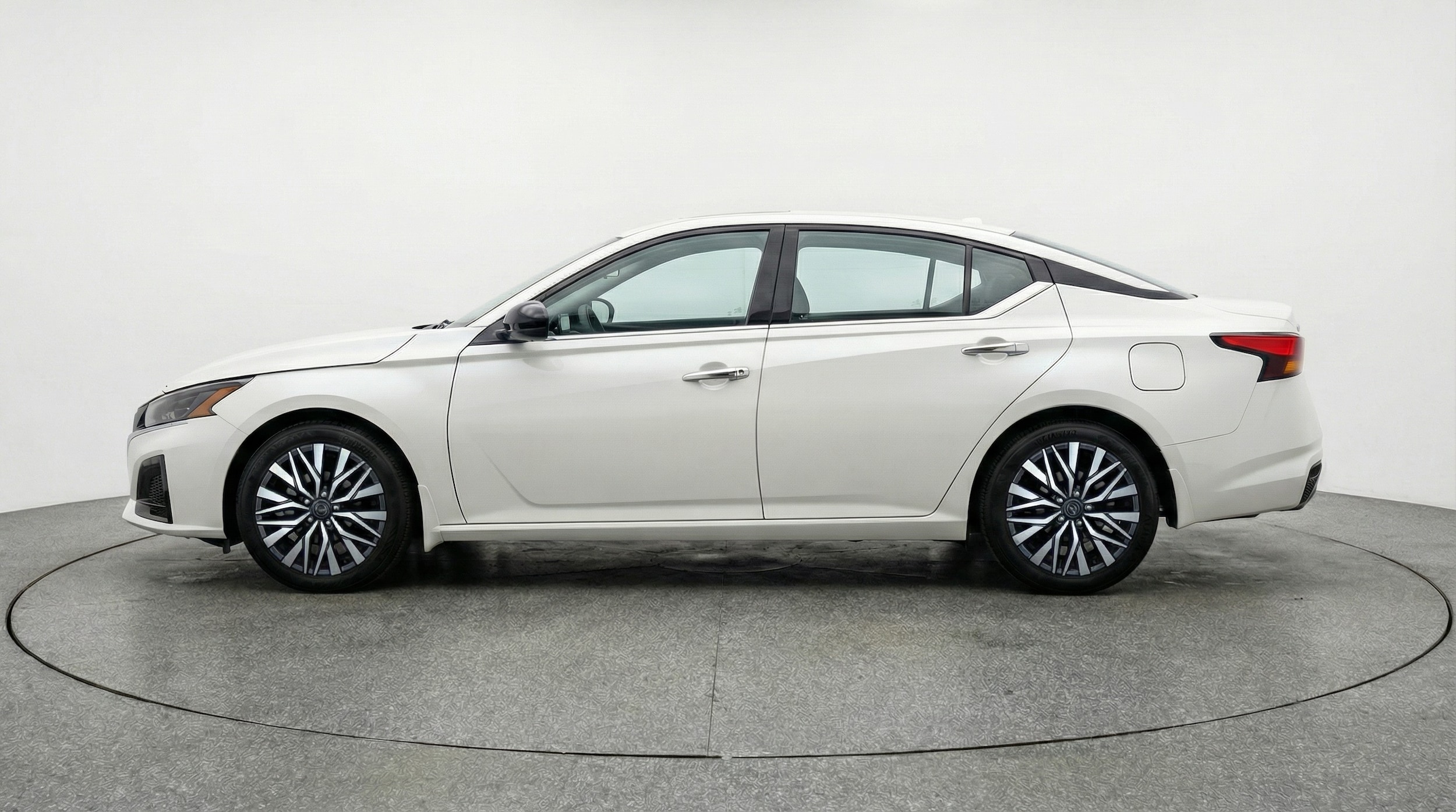 Thumbnail: 2025 Nissan Altima - 4