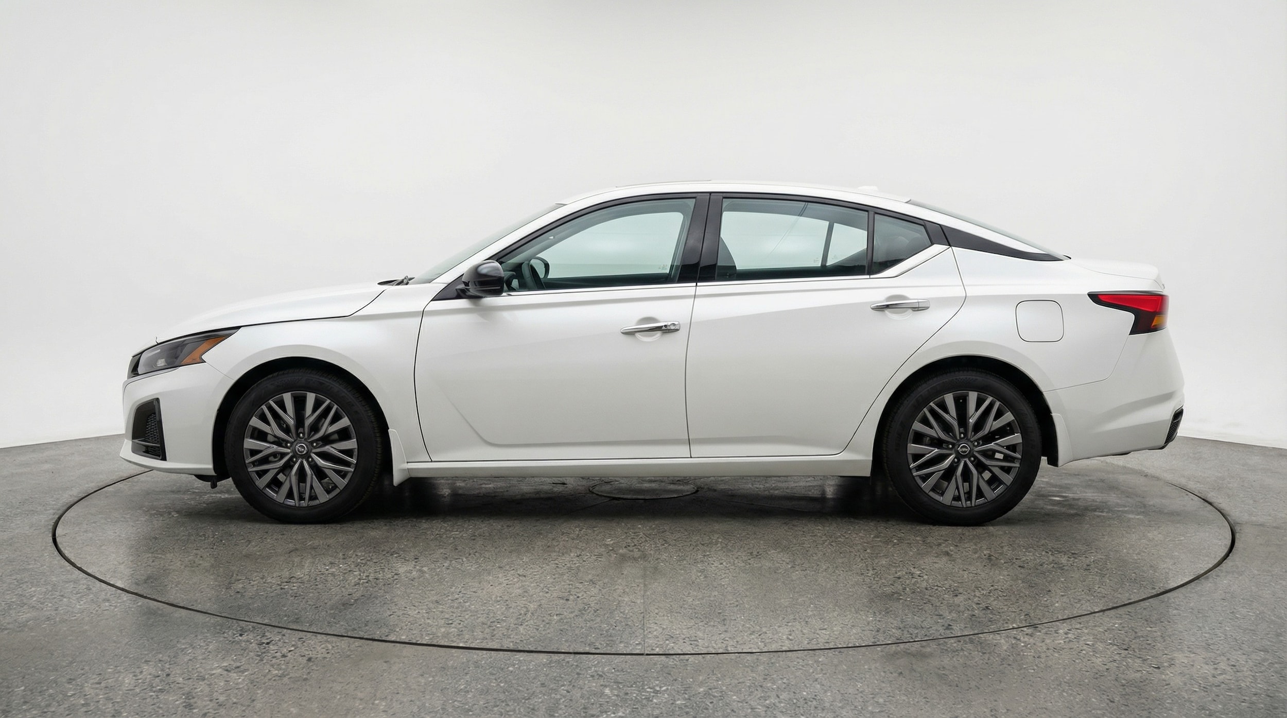 Thumbnail: 2025 Nissan Altima - 4