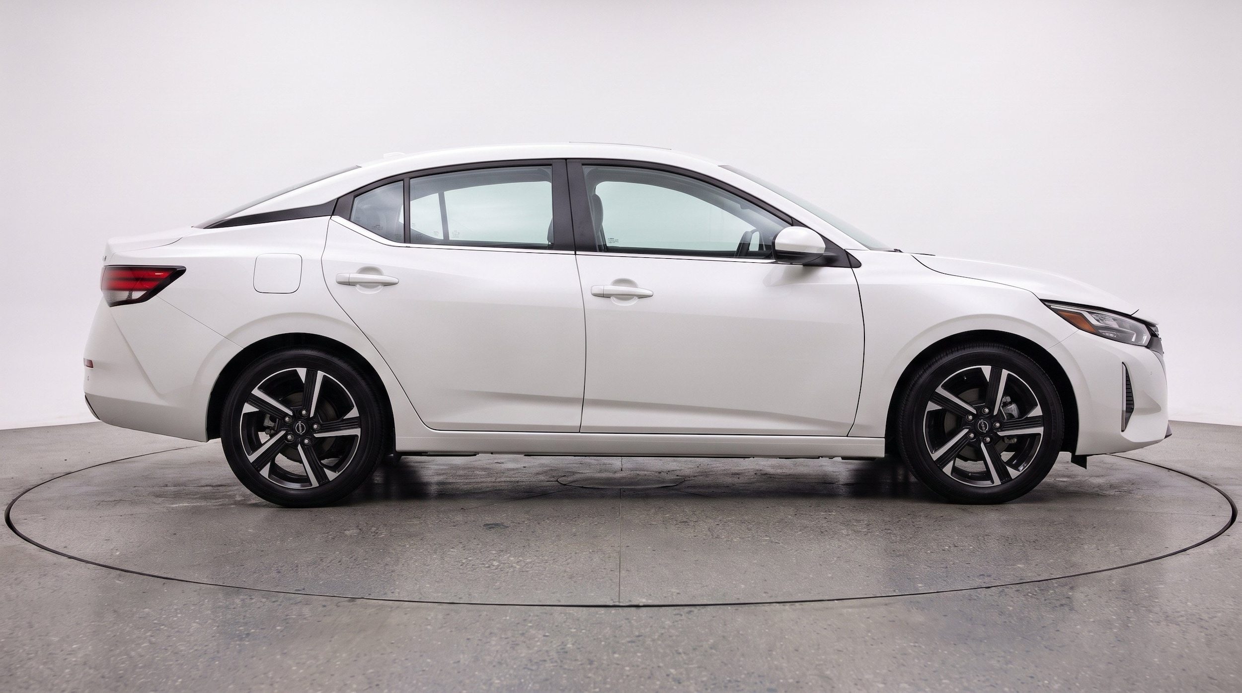 Thumbnail: 2025 Nissan Sentra - 10