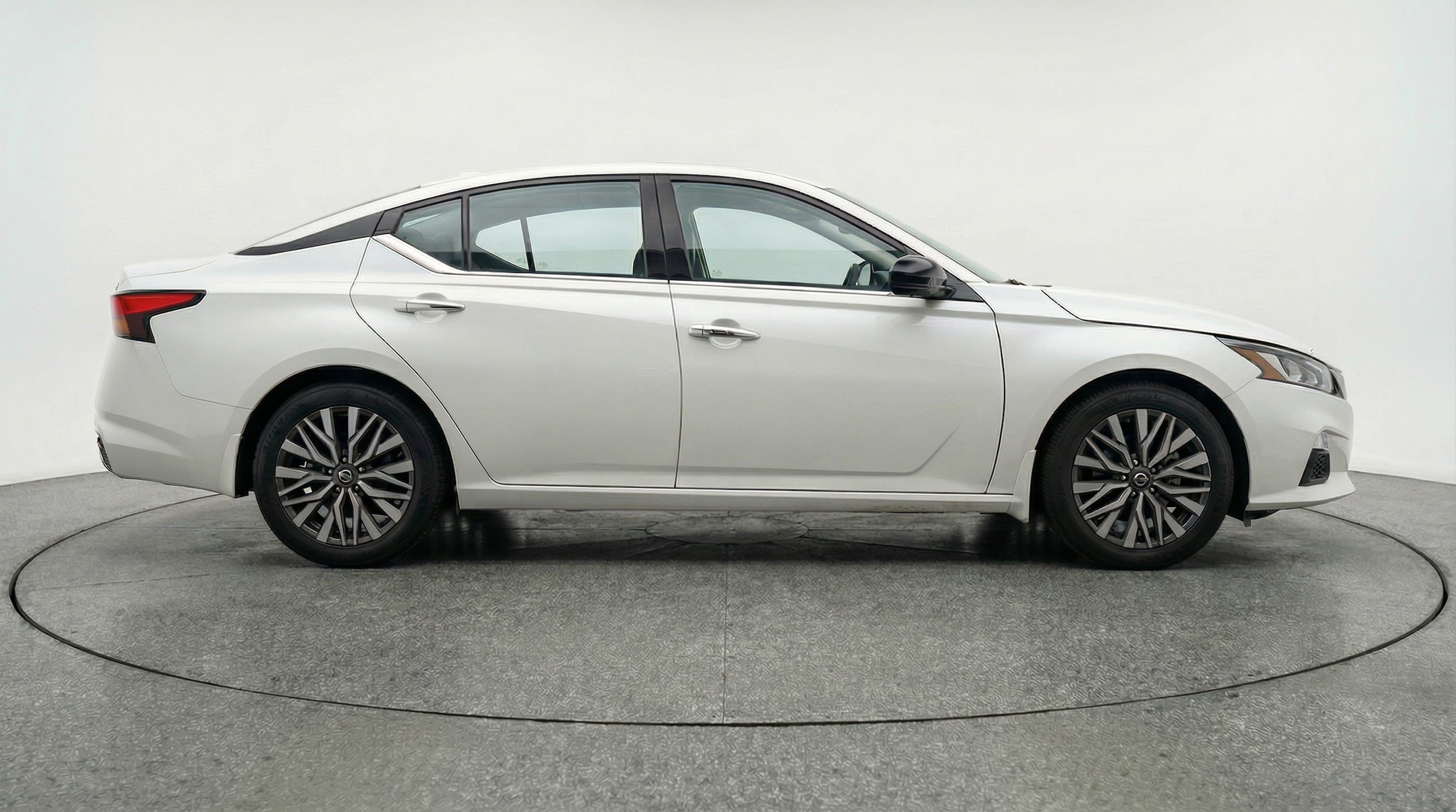 Thumbnail: 2025 Nissan Altima - 8
