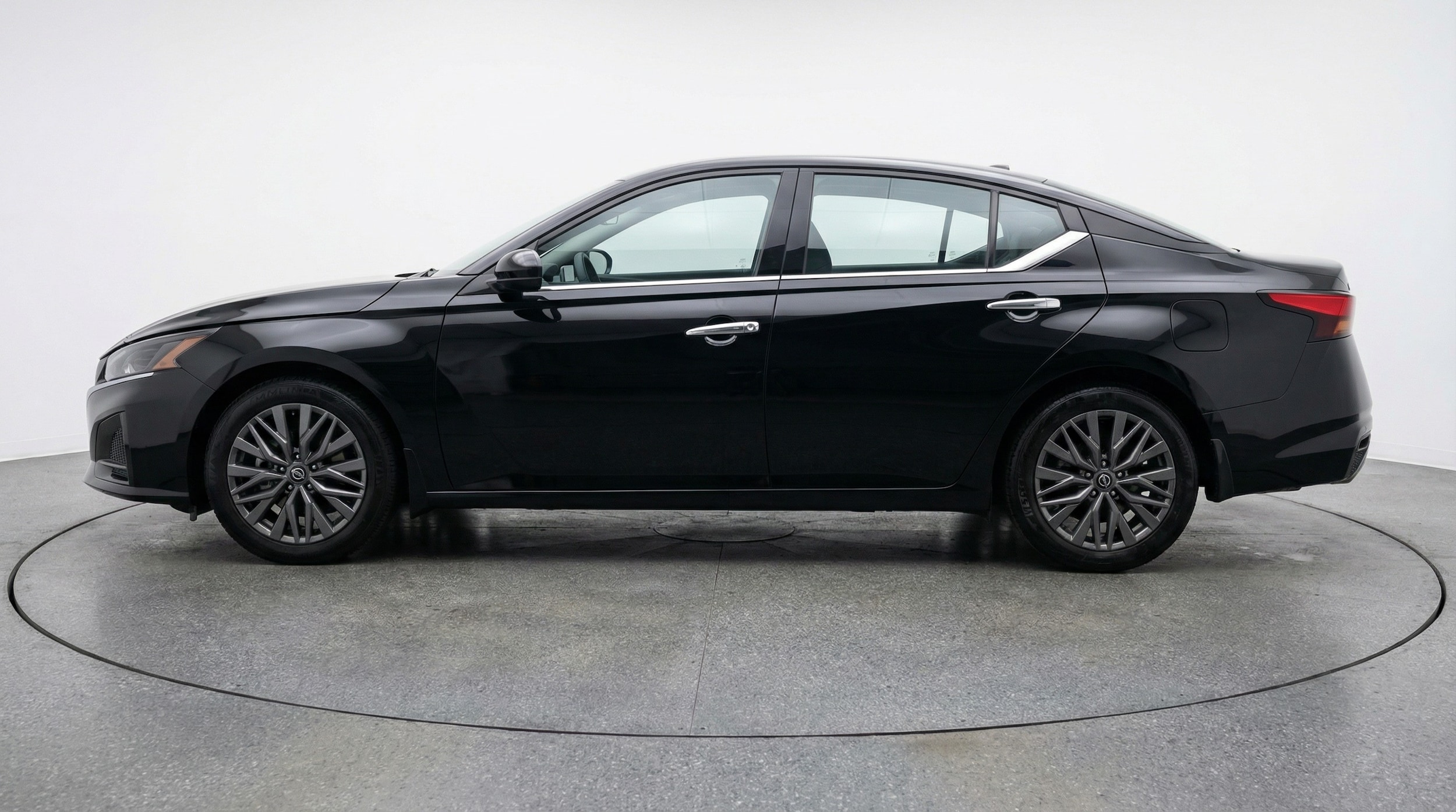 Thumbnail: 2025 Nissan Altima - 4