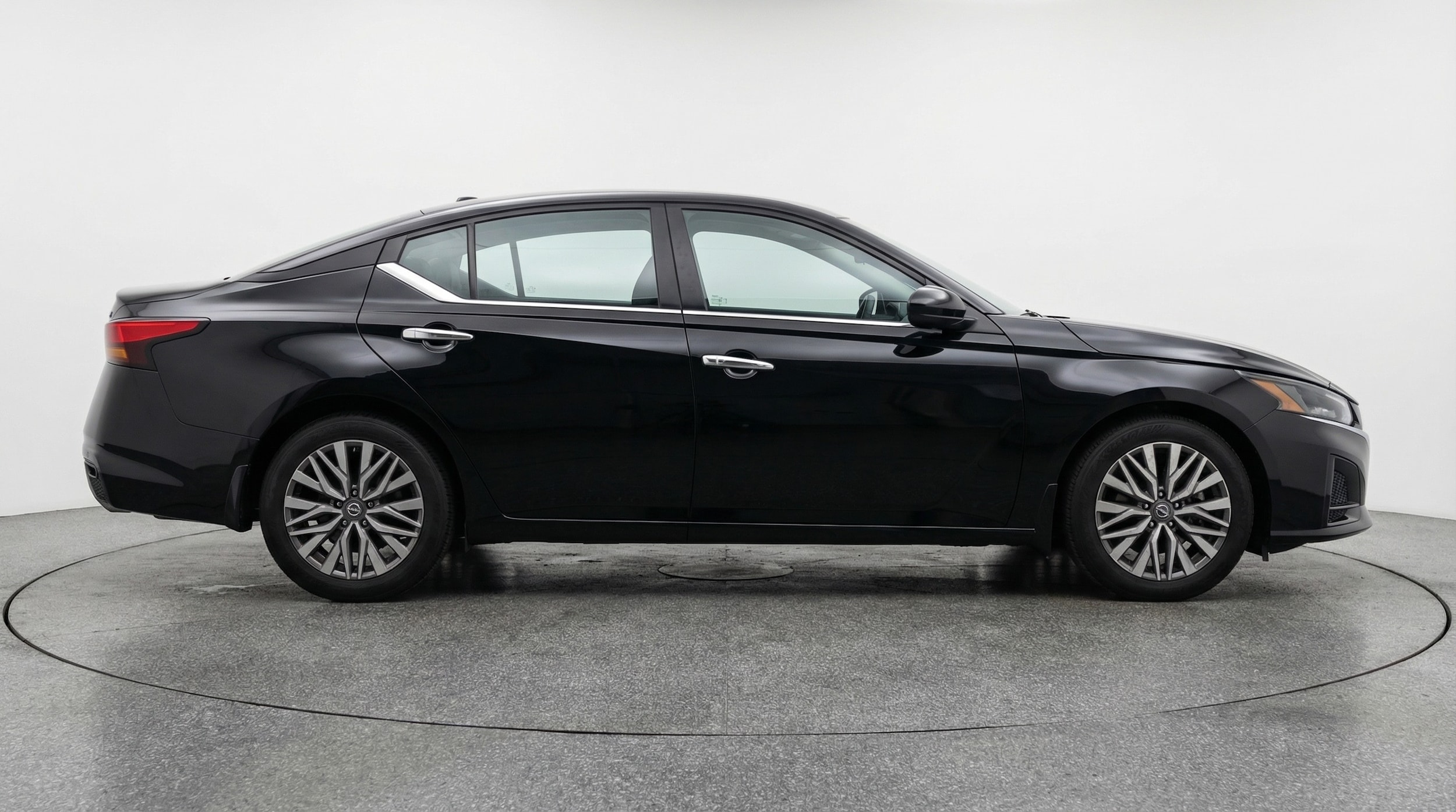 Thumbnail: 2025 Nissan Altima - 8