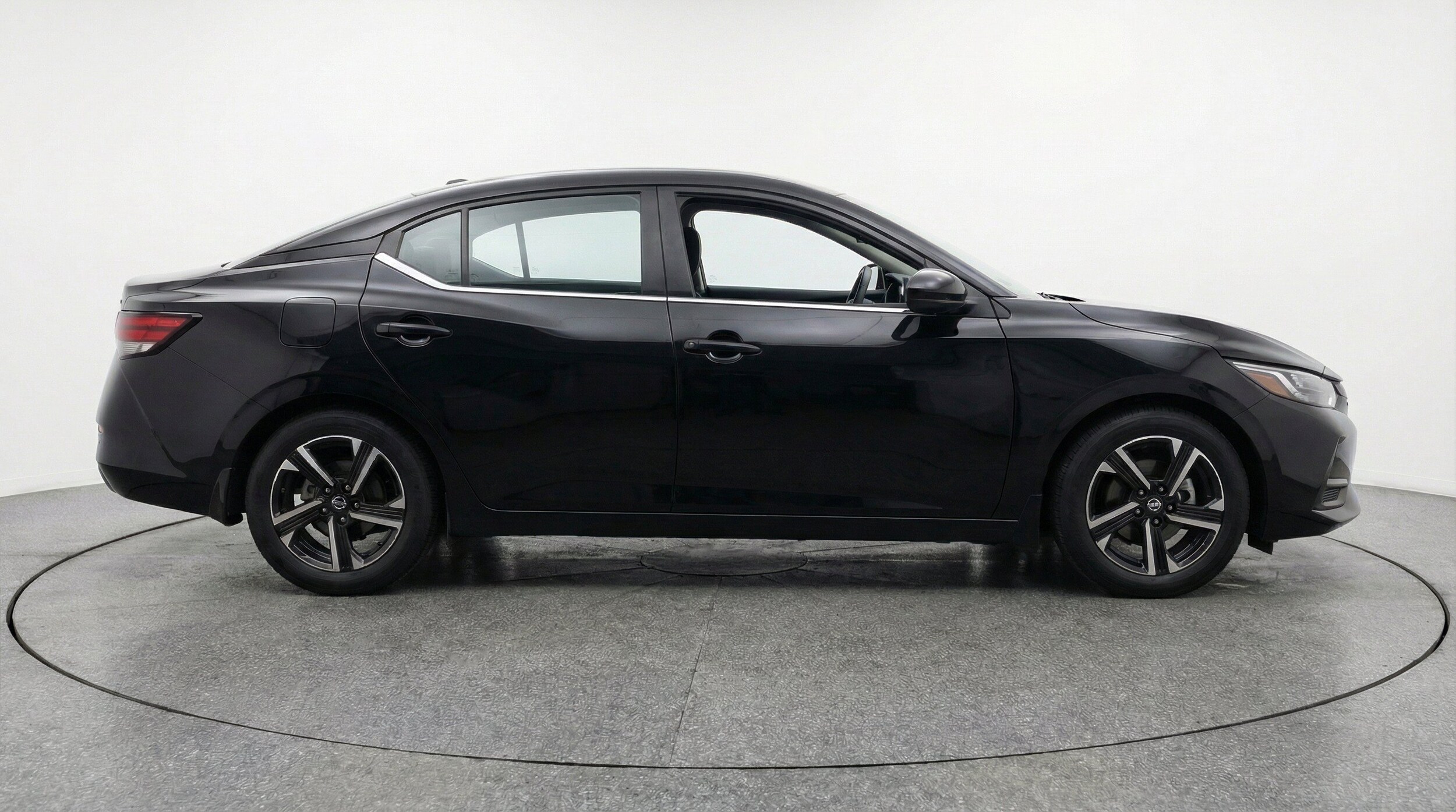 Thumbnail: 2025 Nissan Sentra - 10