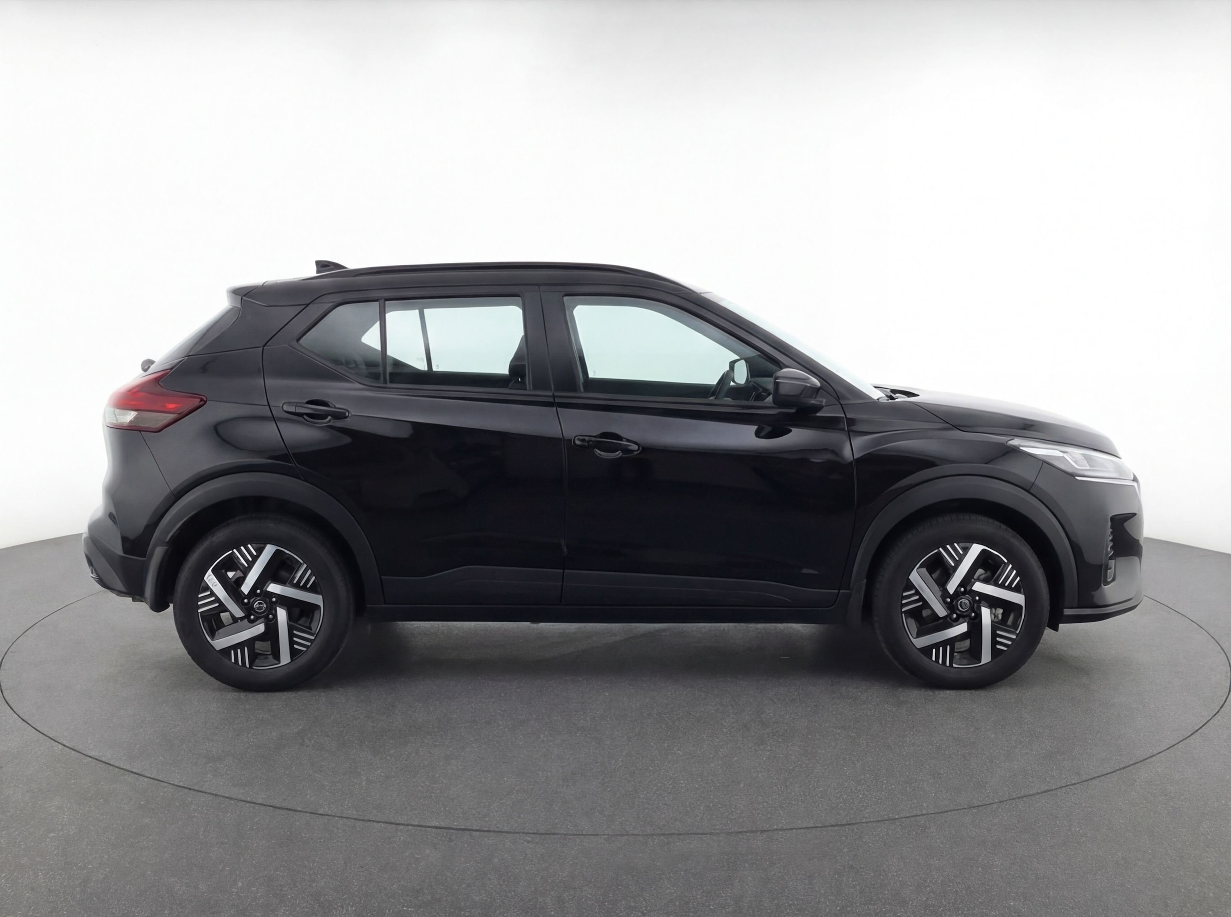 2025 Nissan Kicks SV - Photo 9