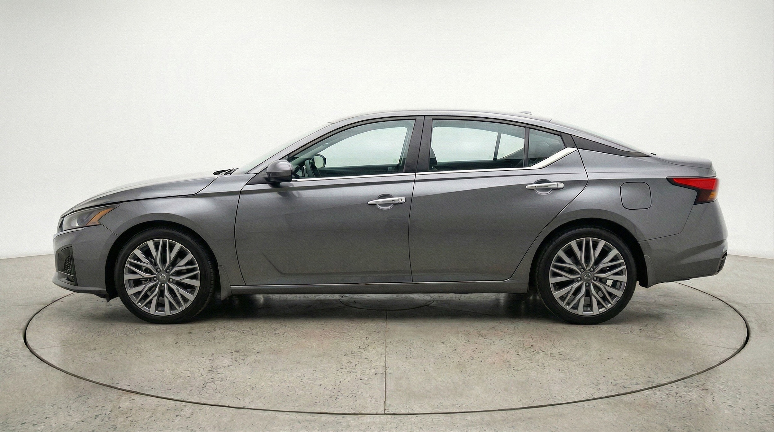 Thumbnail: 2025 Nissan Altima - 5