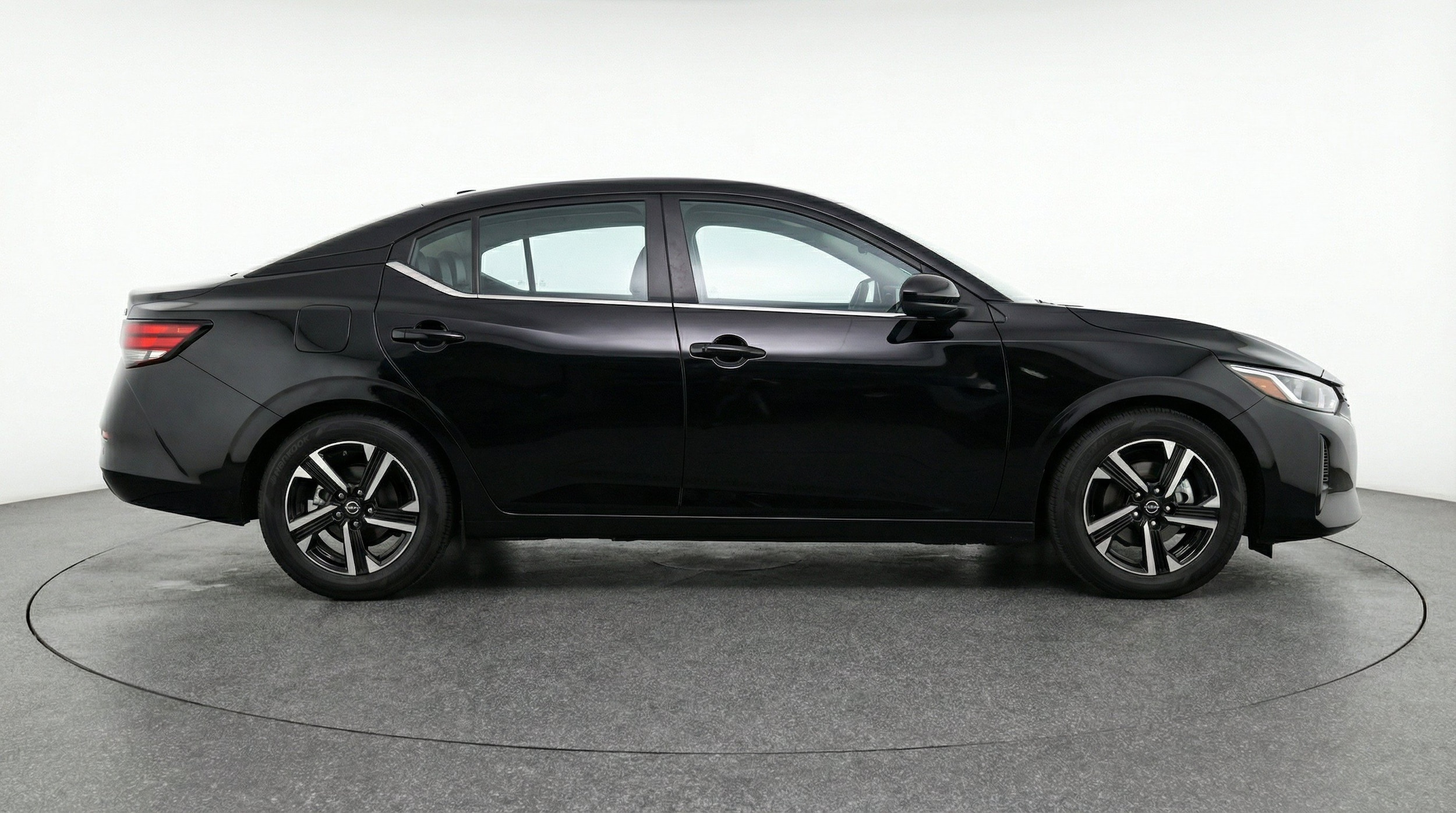Thumbnail: 2025 Nissan Sentra - 10