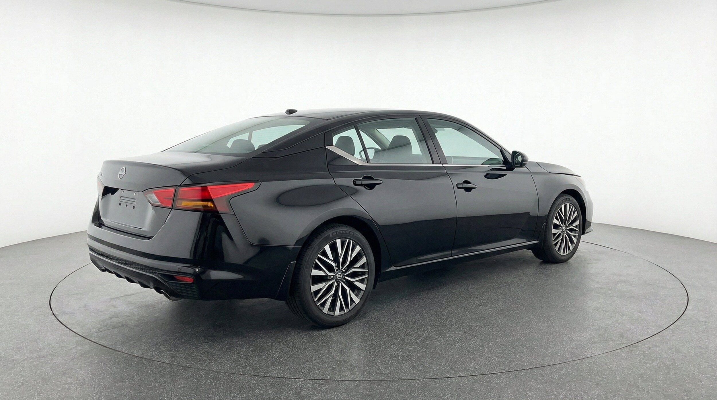 Thumbnail: 2025 Nissan Altima - 9